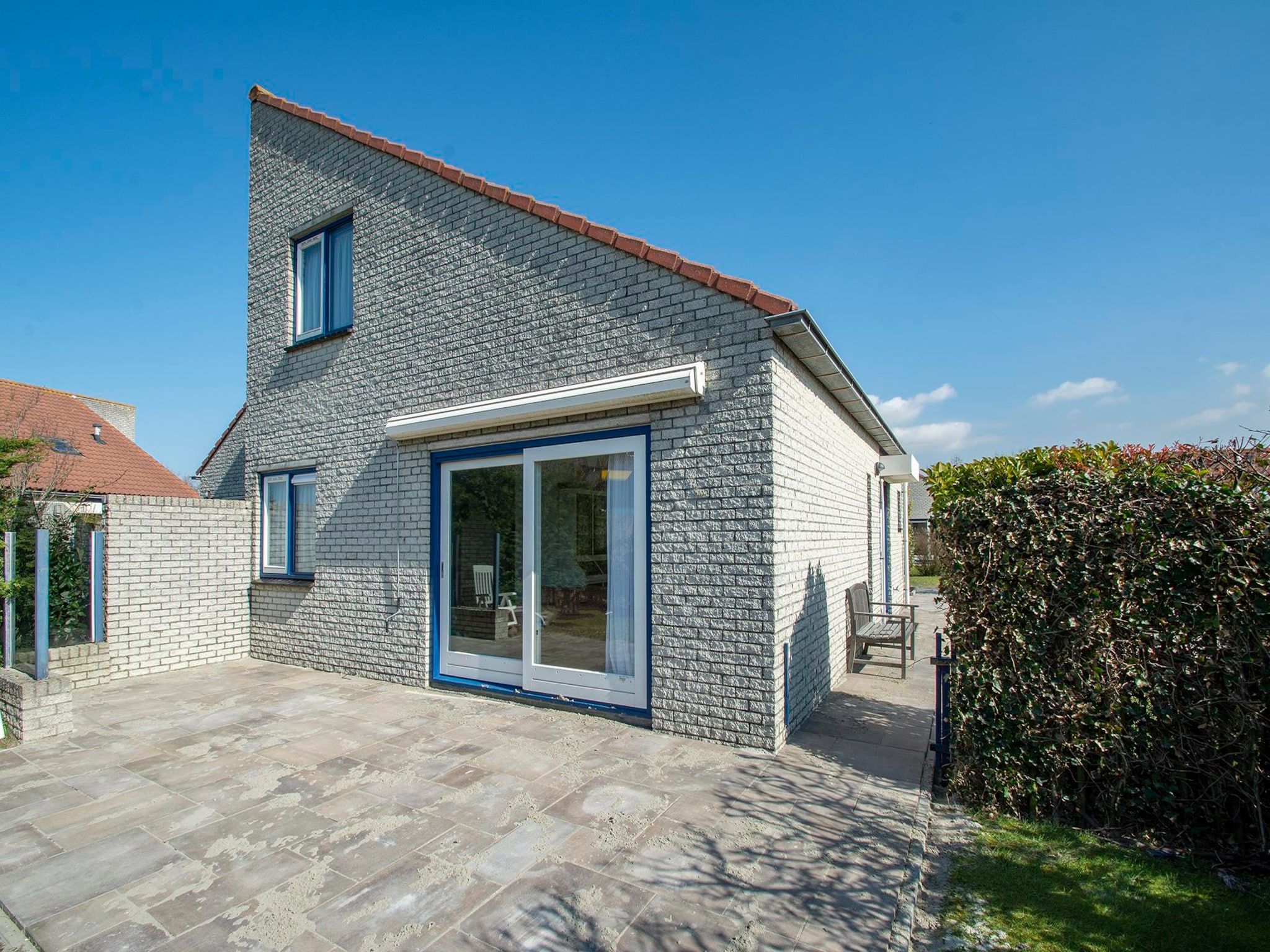 De buitenkant van Ooghduyne 187 in Julianadorp aan Zee