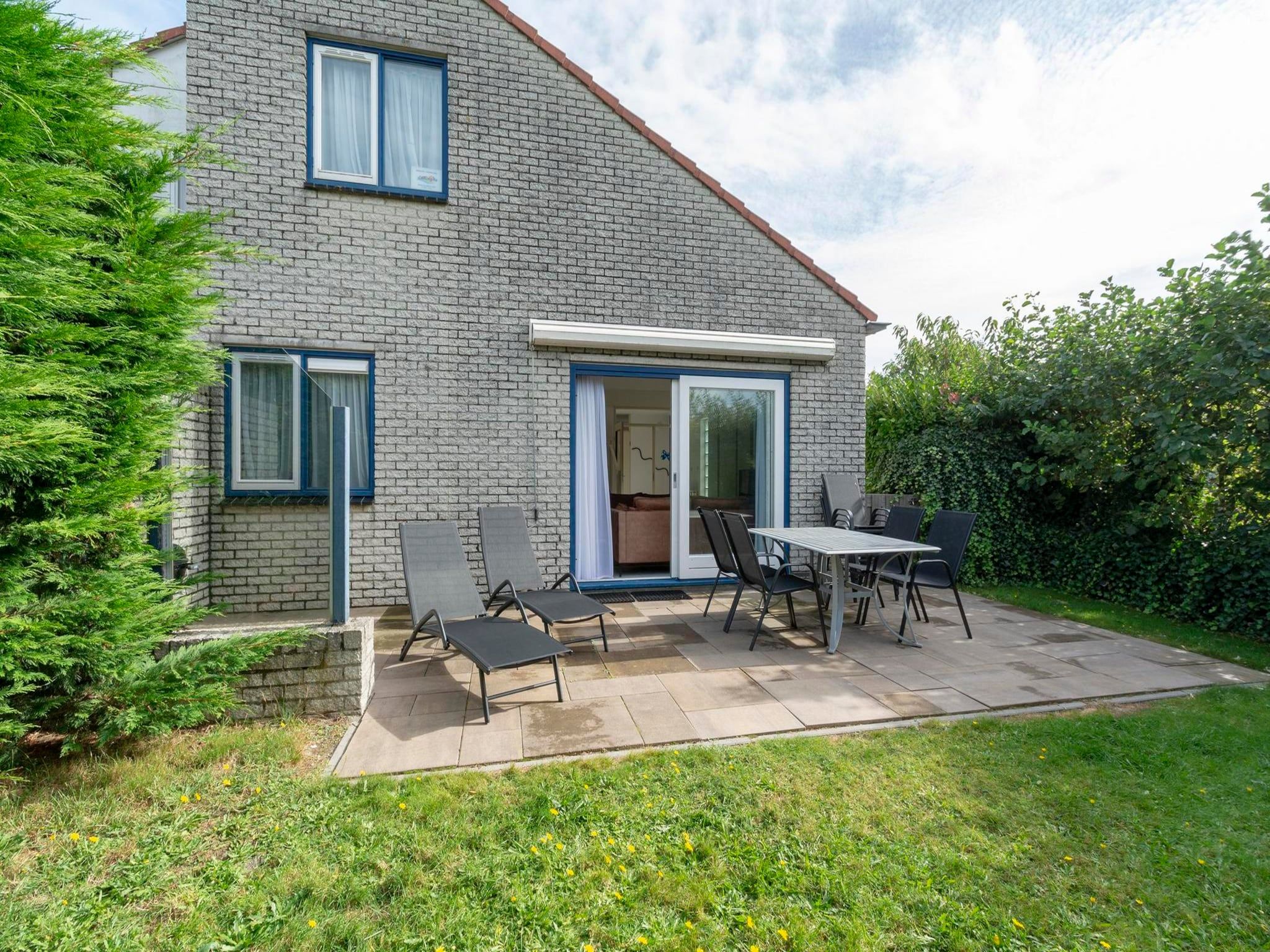 Het terras van Ooghduyne 187 in Julianadorp aan Zee