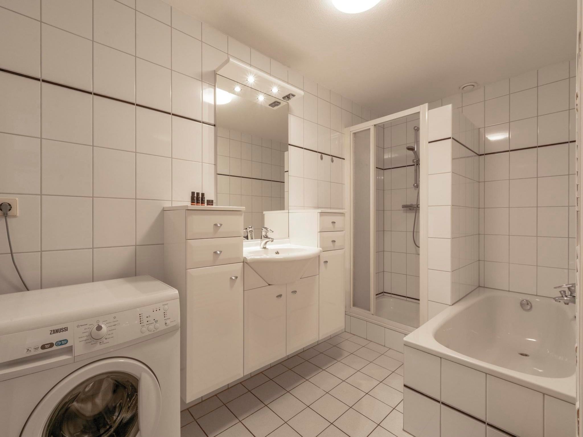 De badkamer van Wijde Blick 309 in Callantsoog