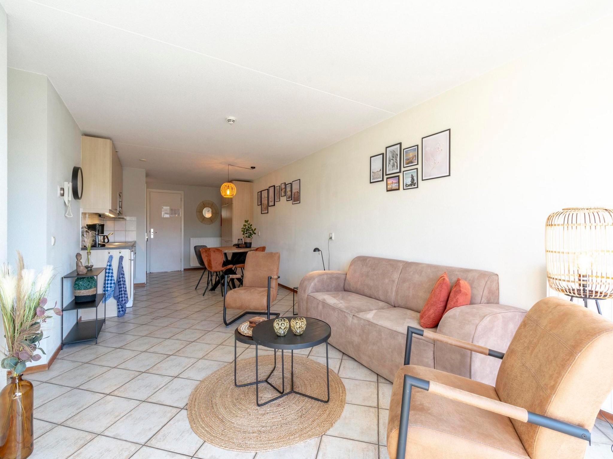 De woonkamer van Wijde Blick 309 in Callantsoog