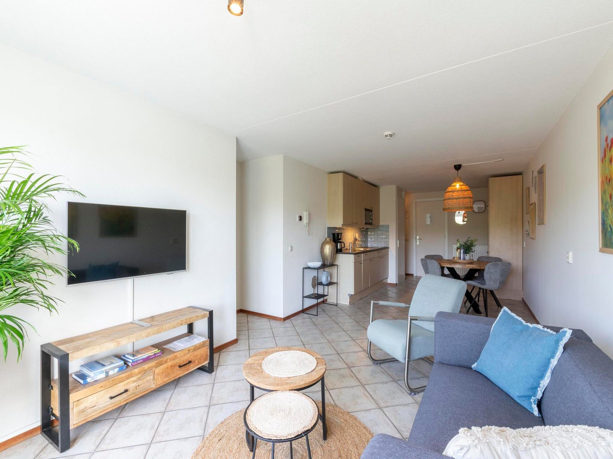 De woonkamer van Wijde Blick 310 in Callantsoog