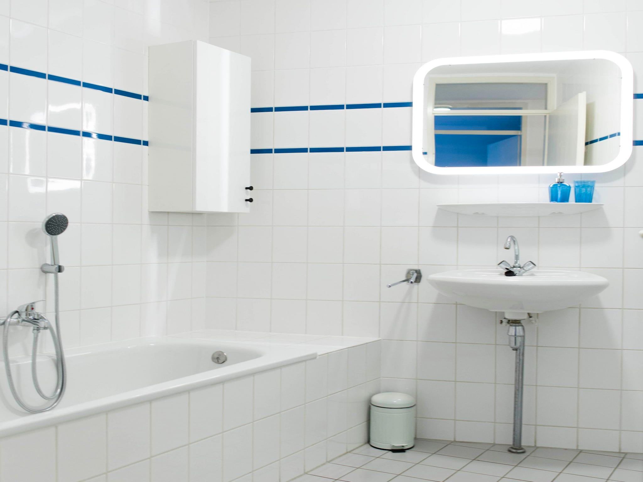 De badkamer van Résidence Juliana 14 in Julianadorp aan Zee