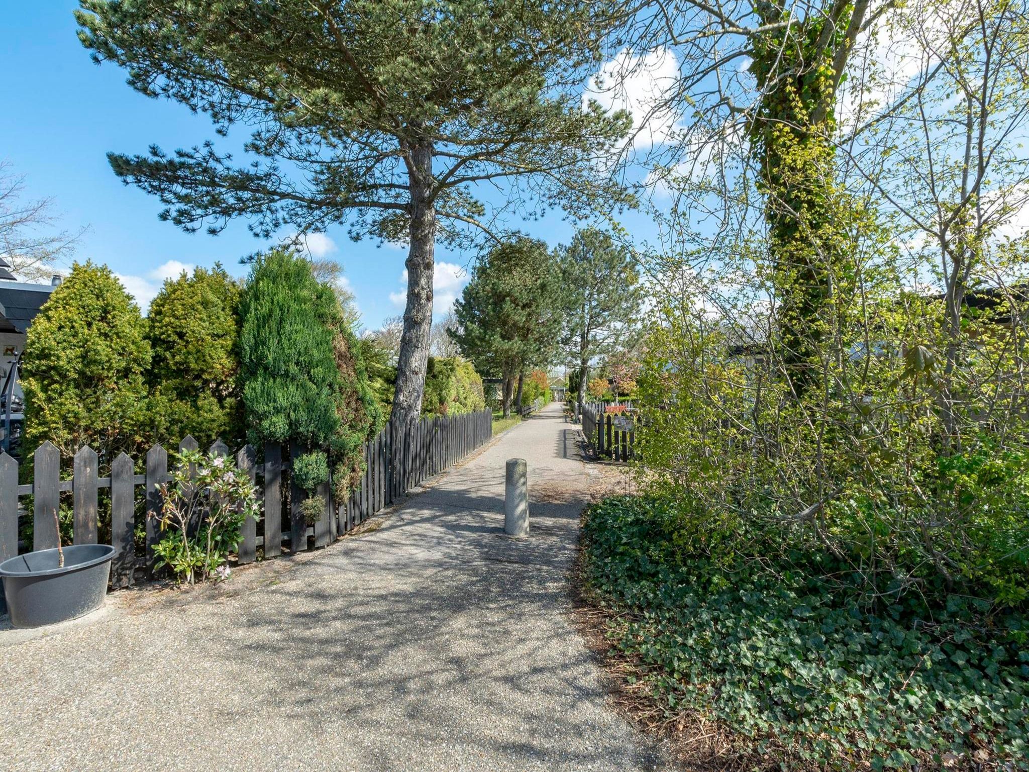 De tuin van Wildrijk 83 in Sint Maartenszee