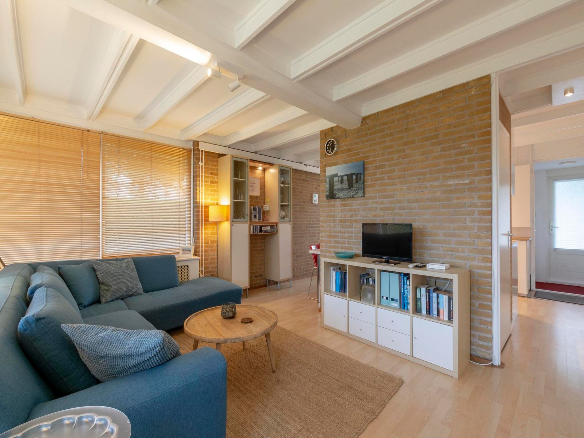 De woonkamer van Wildrijk 83 in Sint Maartenszee