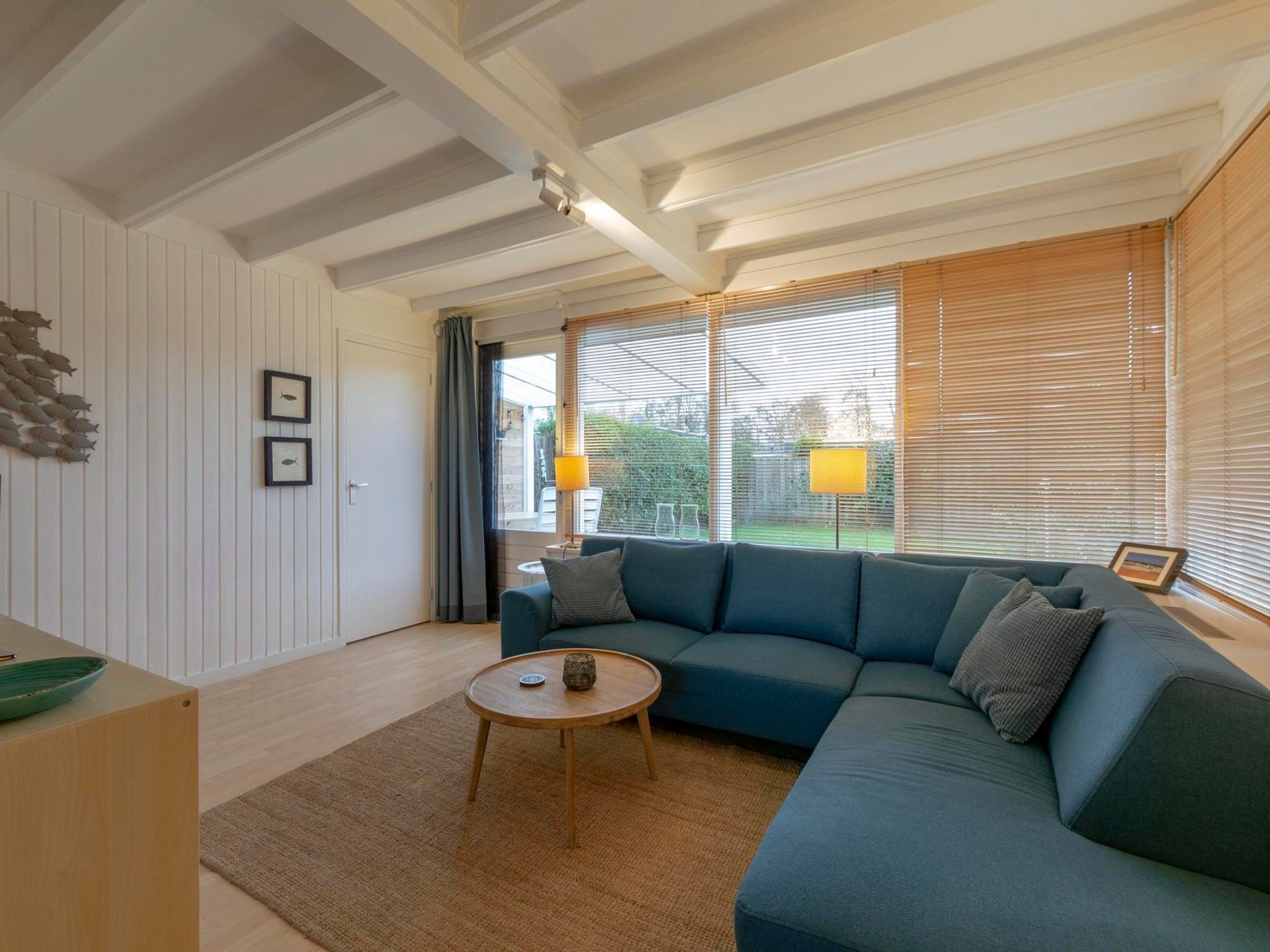 De woonkamer van Wildrijk 83 in Sint Maartenszee
