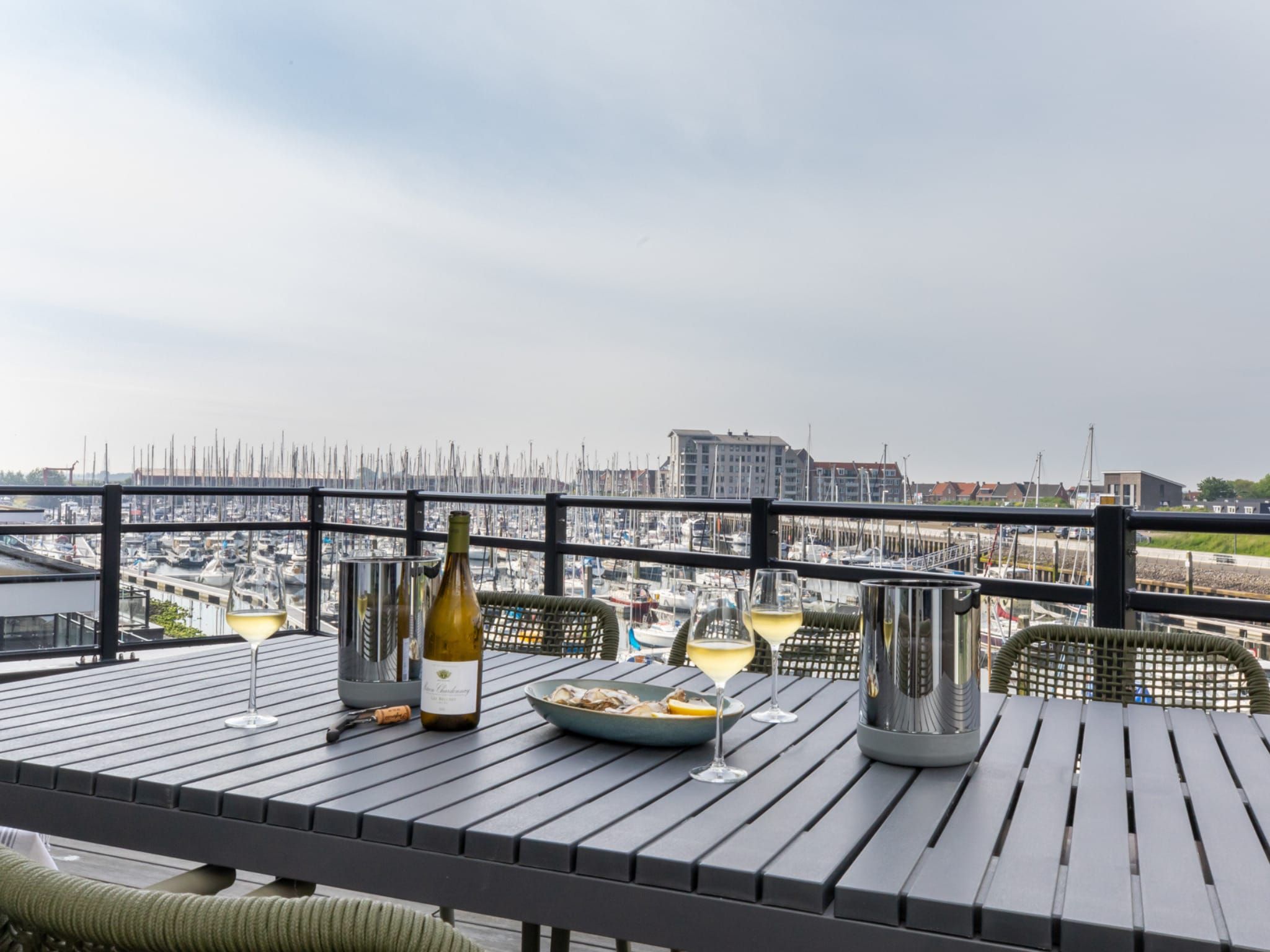 Sfeerbeeld van Luxe appartement Vista Maris - Havenweg 8-36 'Oester Oase' in Sint-Annaland