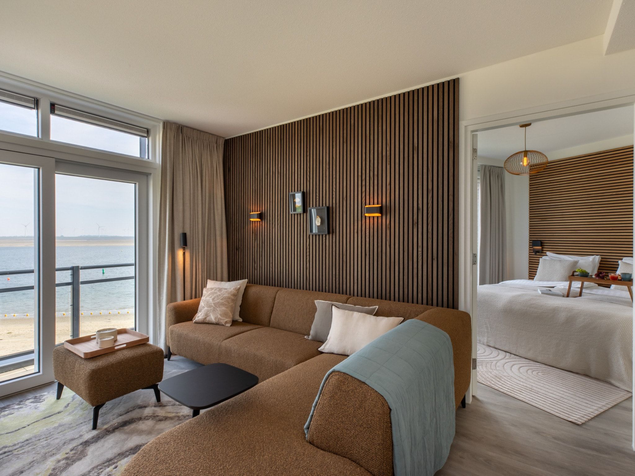 De woonkamer van Luxe appartement Vista Maris - Havenweg 8-36 'Oester Oase' in Sint-Annaland