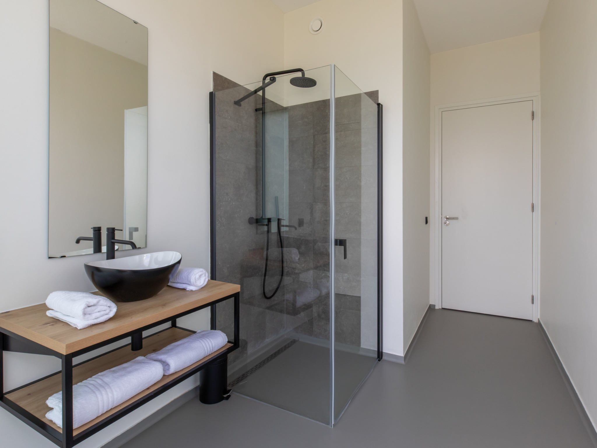 De badkamer van Luxe appartement Vista Maris - Havenweg 8-38  Sint-Annaland in Sint-Annaland