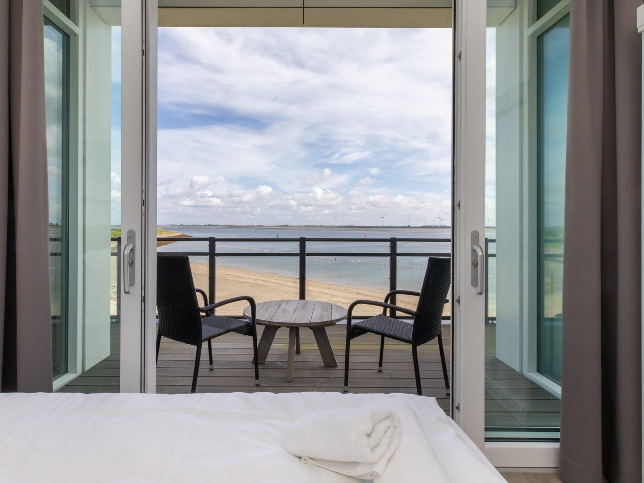 Het terras van Luxe appartement Vista Maris - Havenweg 8-38  Sint-Annaland in Sint-Annaland