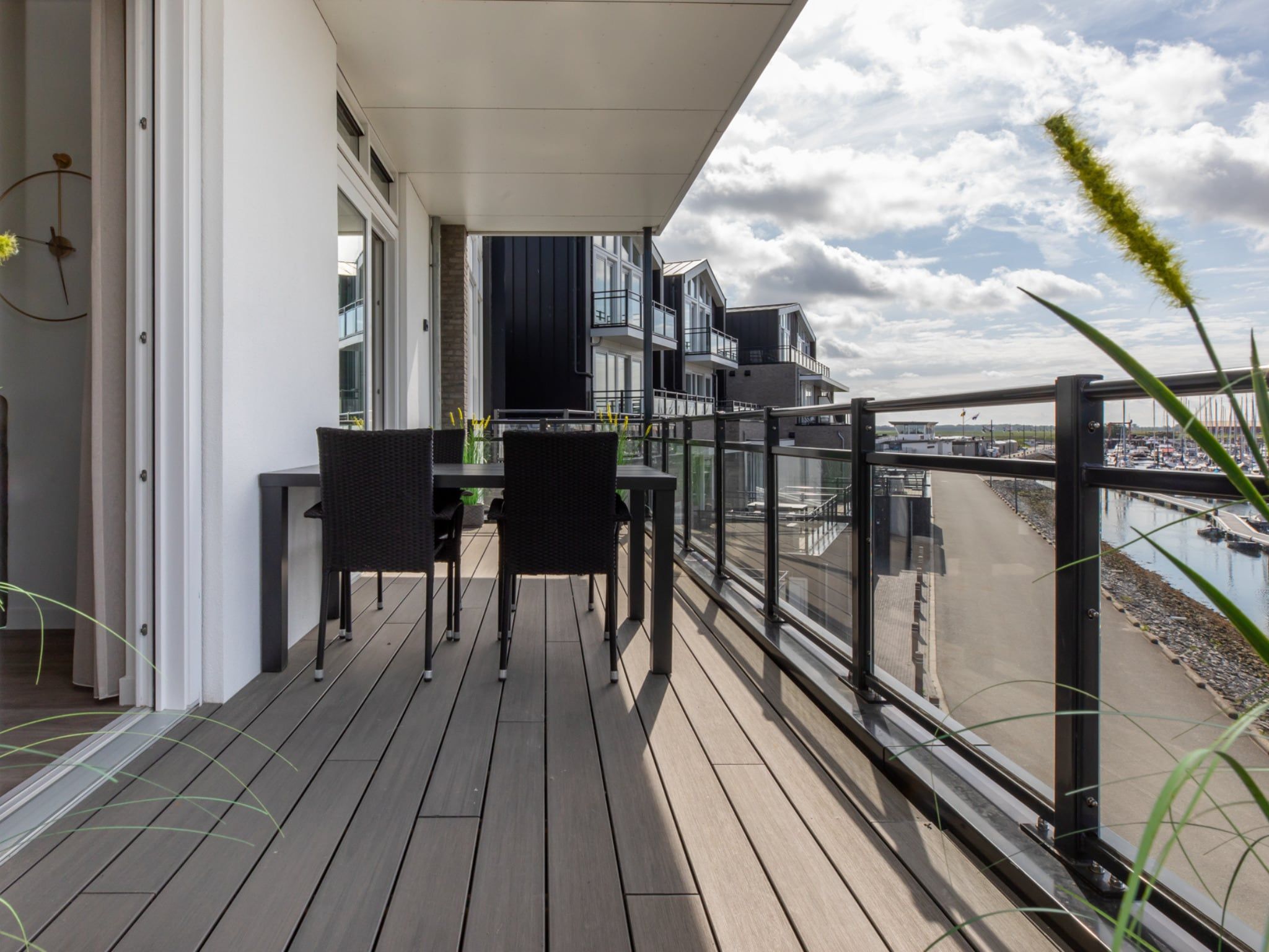 Het terras van Luxe appartement Vista Maris - Havenweg 8-38  Sint-Annaland in Sint-Annaland