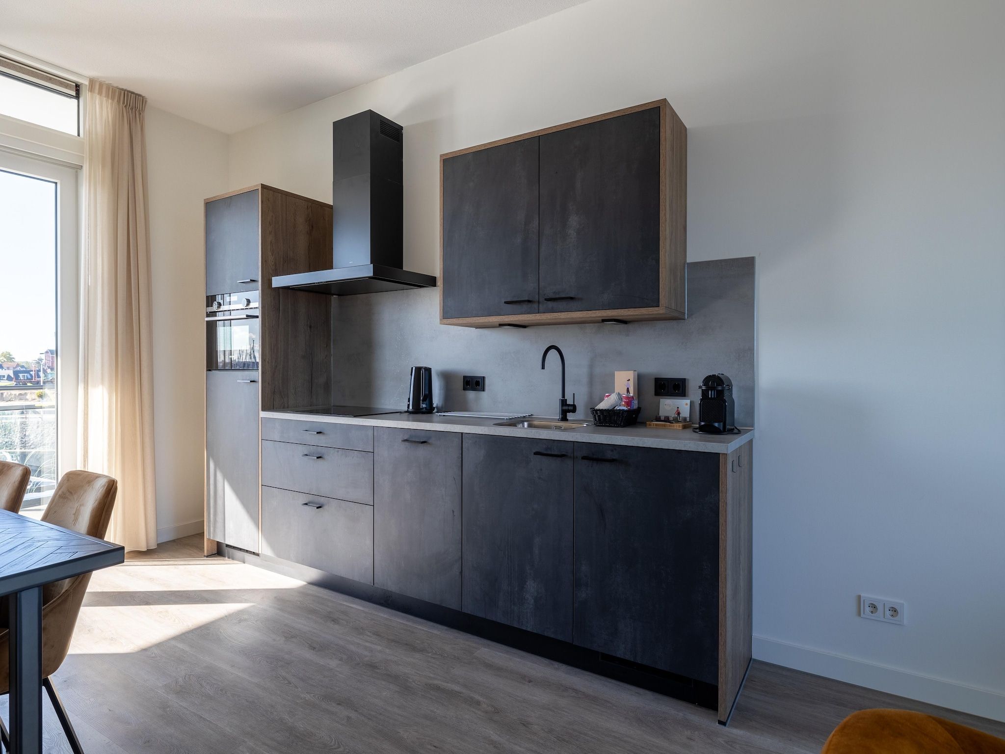 De keuken van Luxe appartement Vista Maris - Havenweg 8-38  Sint-Annaland in Sint-Annaland