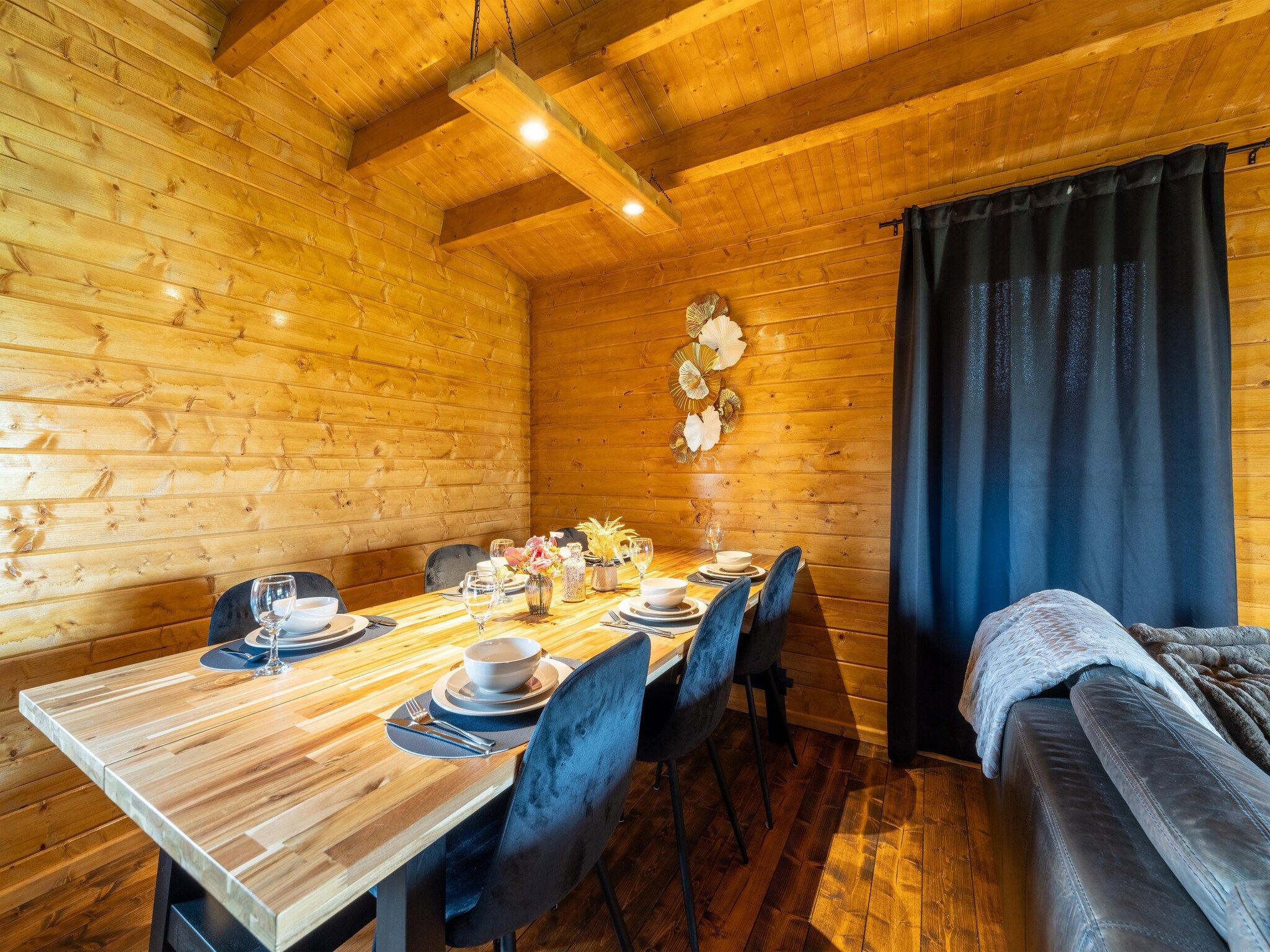 De eetkamer van Chalet Riga in Valkenswaard