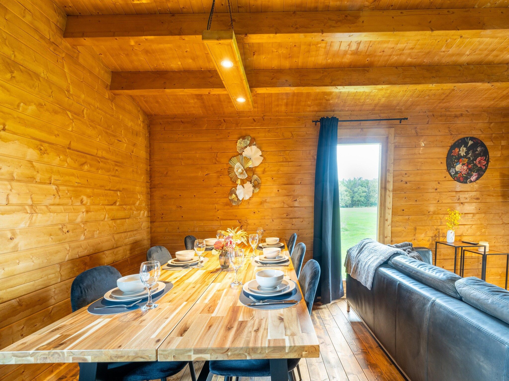 De eetkamer van Chalet Riga in Valkenswaard