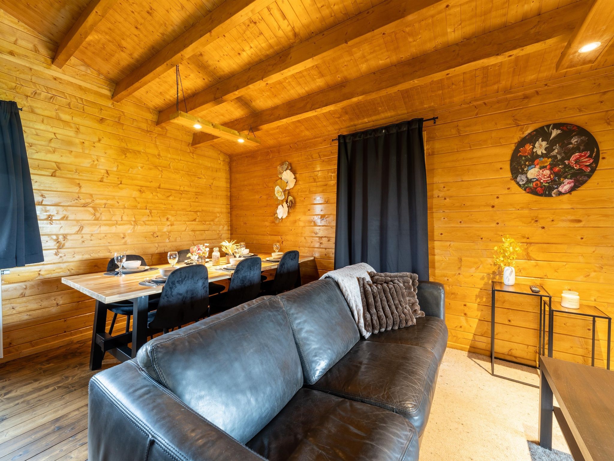 De woonkamer van Chalet Riga in Valkenswaard