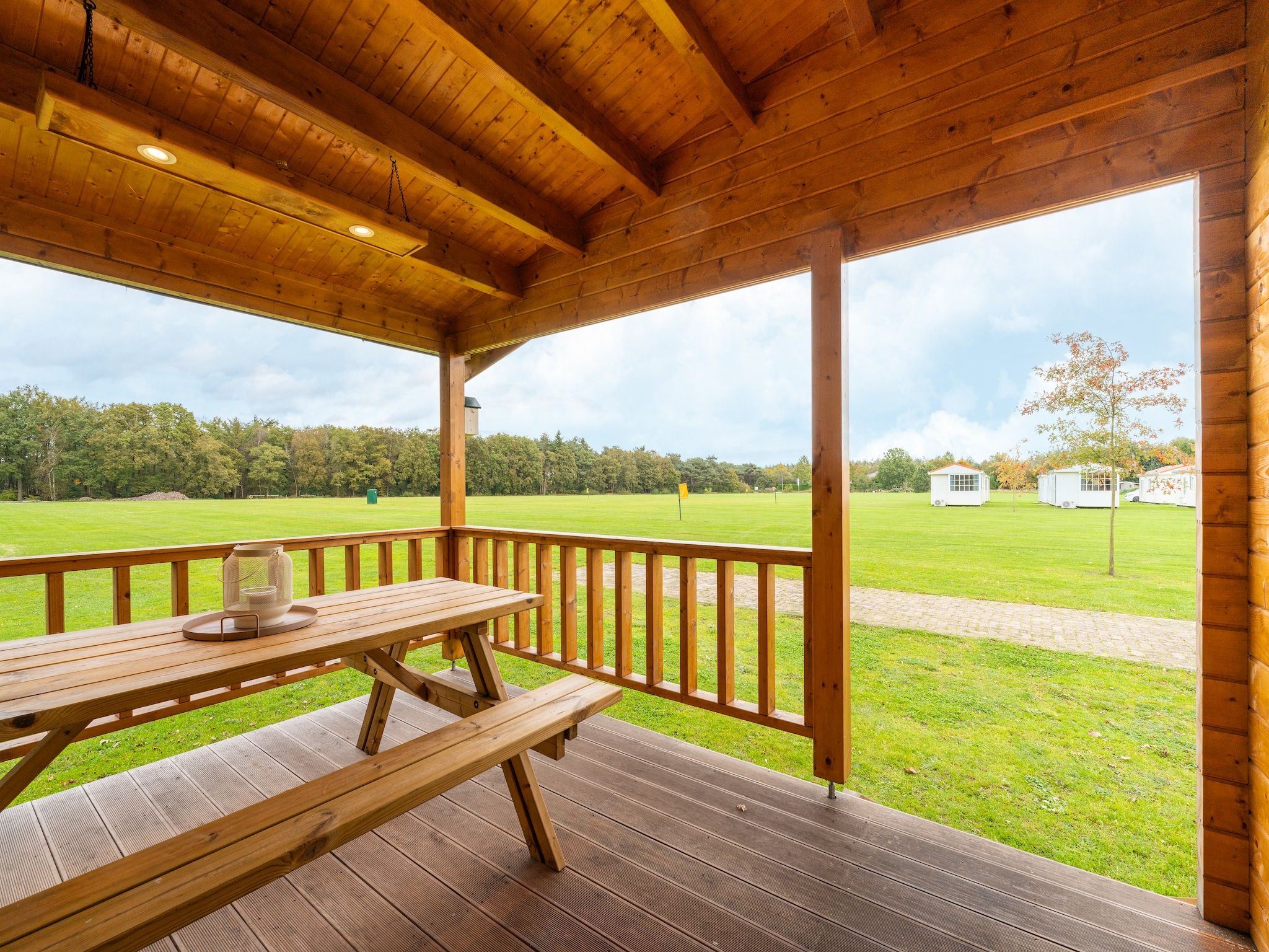 Het terras van Chalet Riga in Valkenswaard