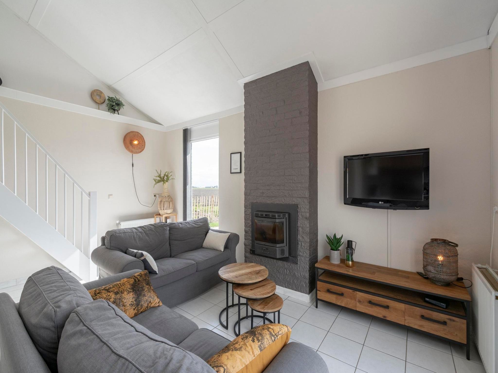 De woonkamer van Yperhof 58 in Julianadorp aan Zee