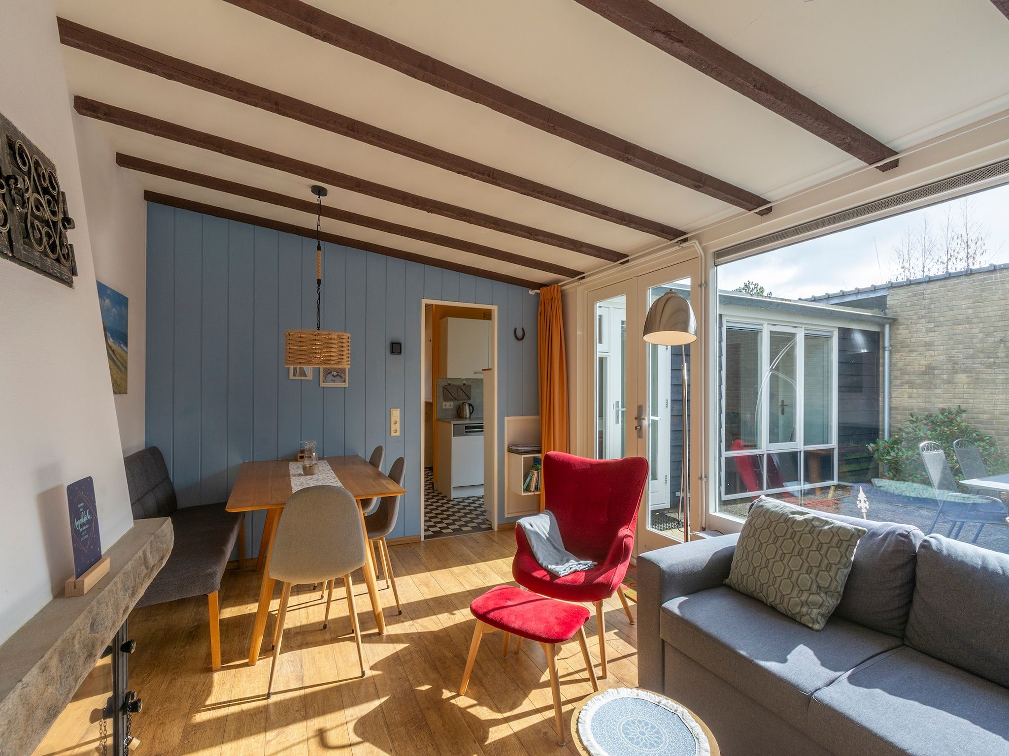 De woonkamer van Duinland 135 in Sint Maartenszee