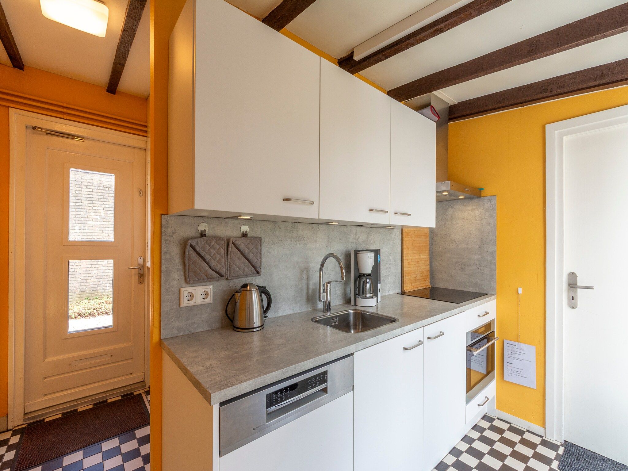 De keuken van Duinland 135 in Sint Maartenszee