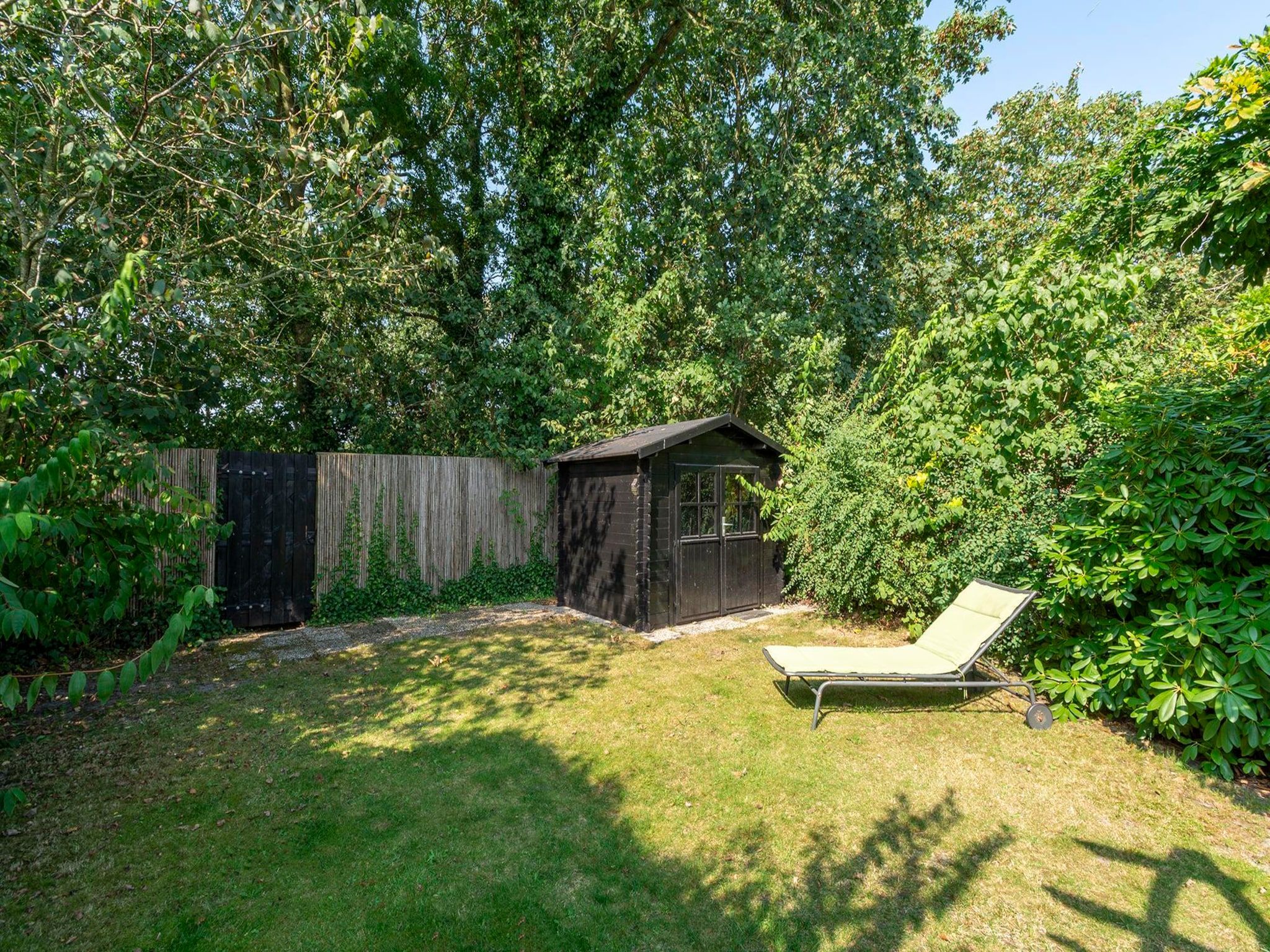Het terras van Duinland 135 in Sint Maartenszee