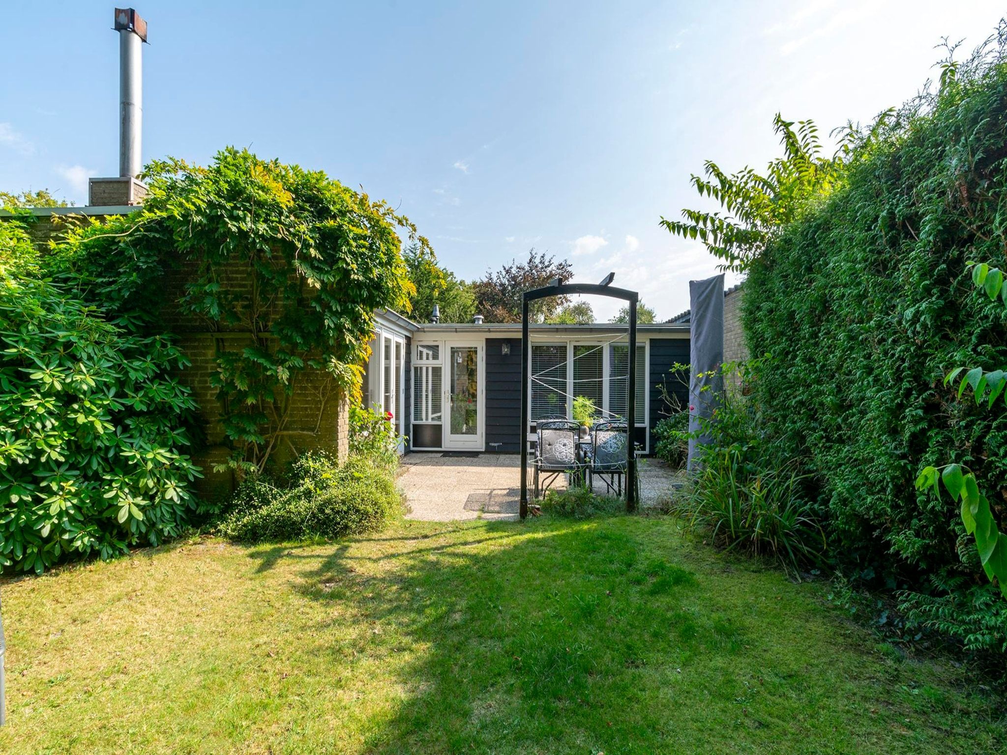 De tuin van Duinland 135 in Sint Maartenszee