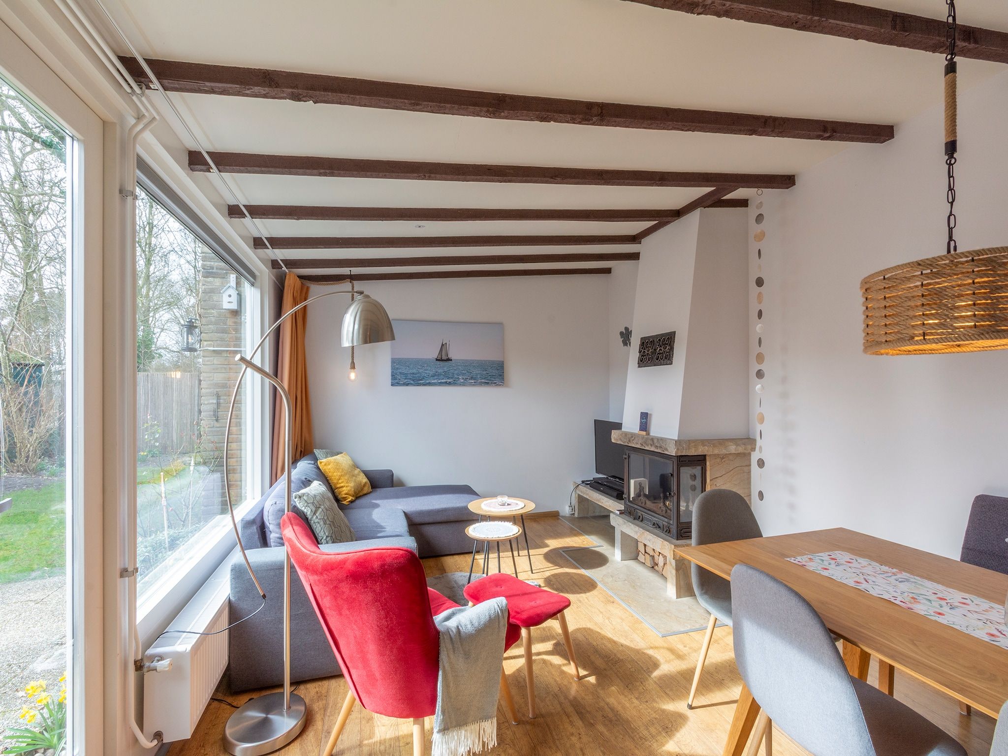 De woonkamer van Duinland 135 in Sint Maartenszee