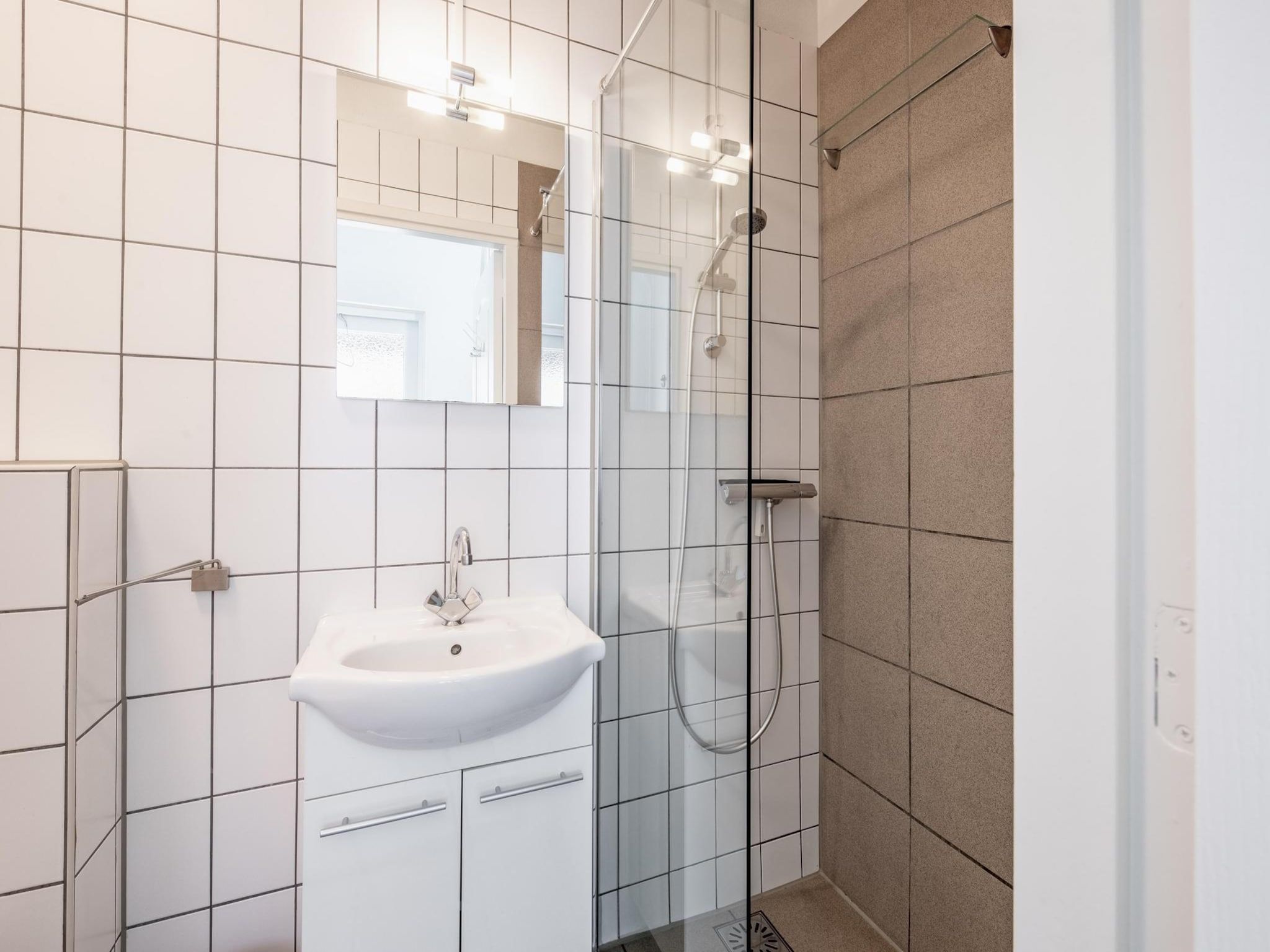 De badkamer van Strandhuys Zeester in De Koog