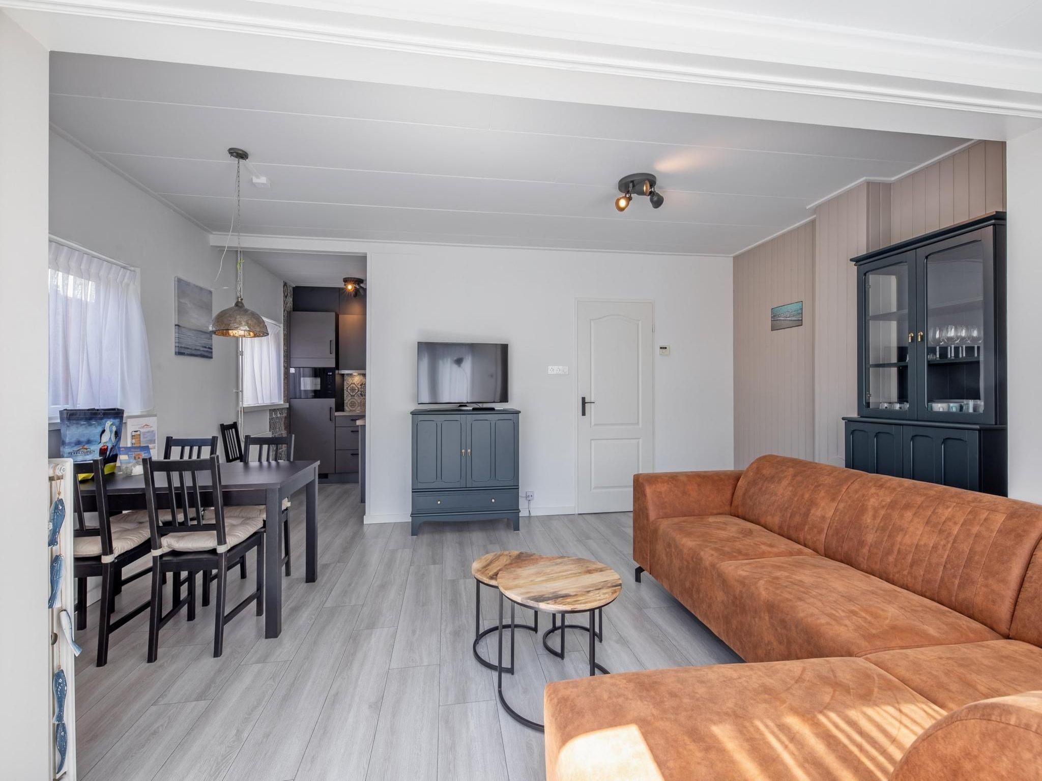 De woonkamer van Strandhuys Zeester in De Koog
