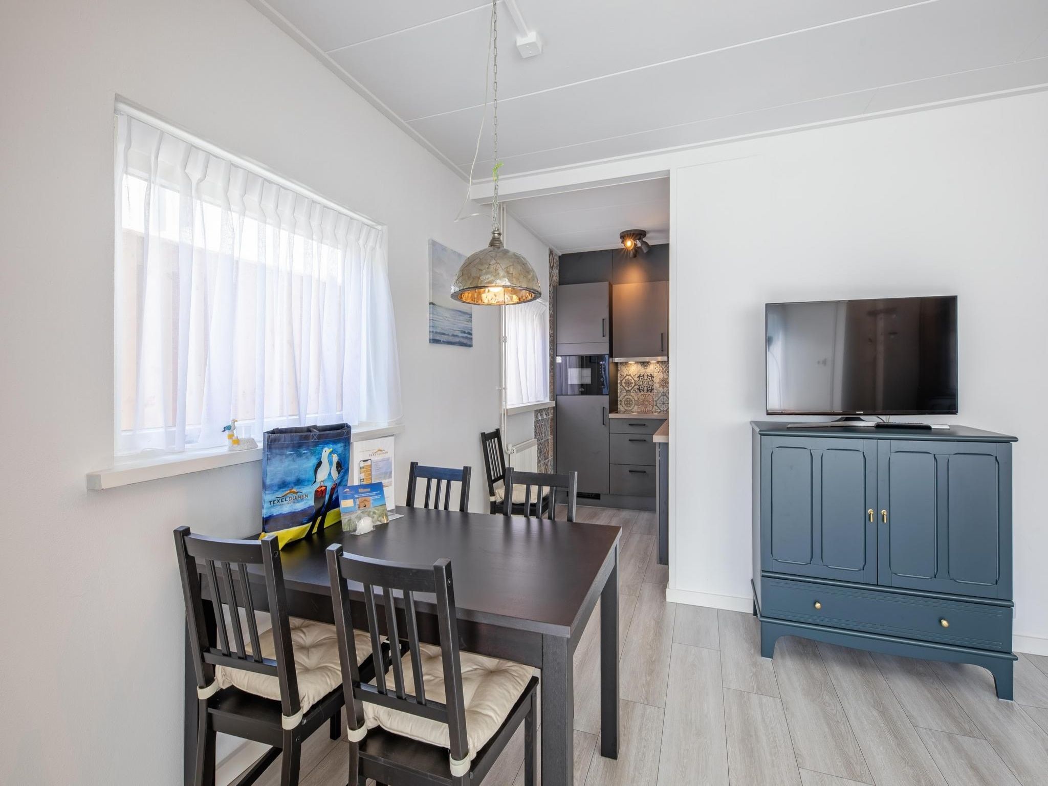 De eetkamer van Strandhuys Zeester in De Koog