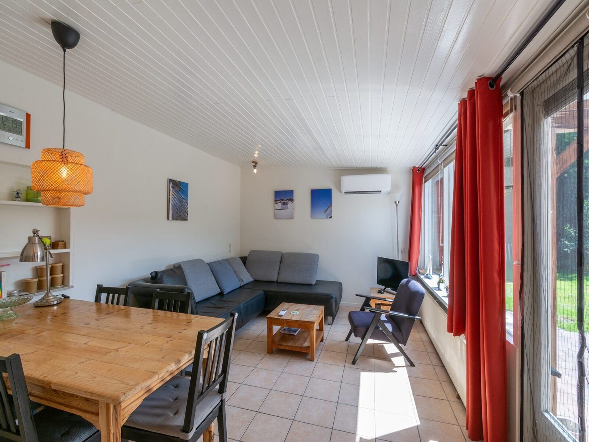 De woonkamer van Duinland 186 in Sint Maartenszee
