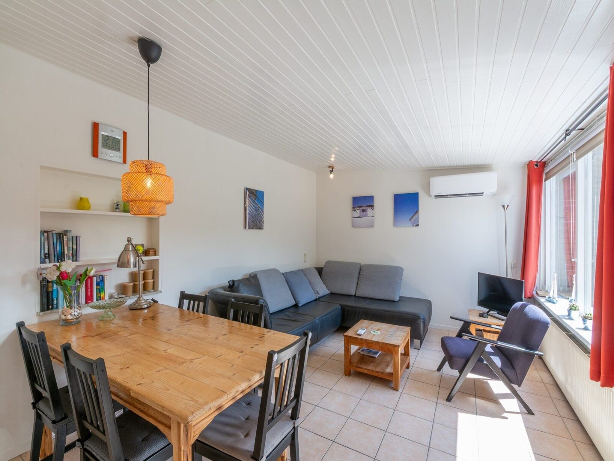 De woonkamer van Duinland 186 in Sint Maartenszee