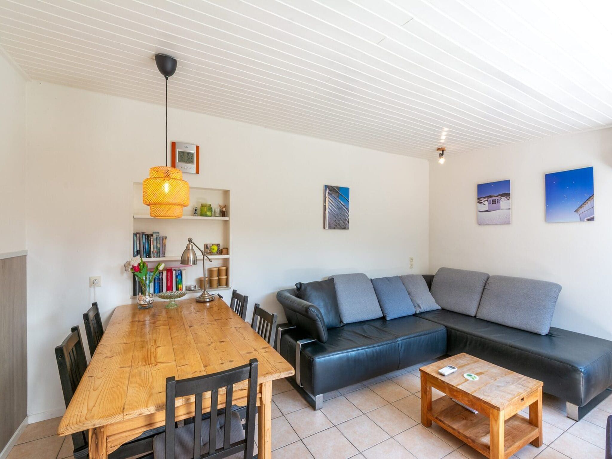 De eetkamer van Duinland 186 in Sint Maartenszee
