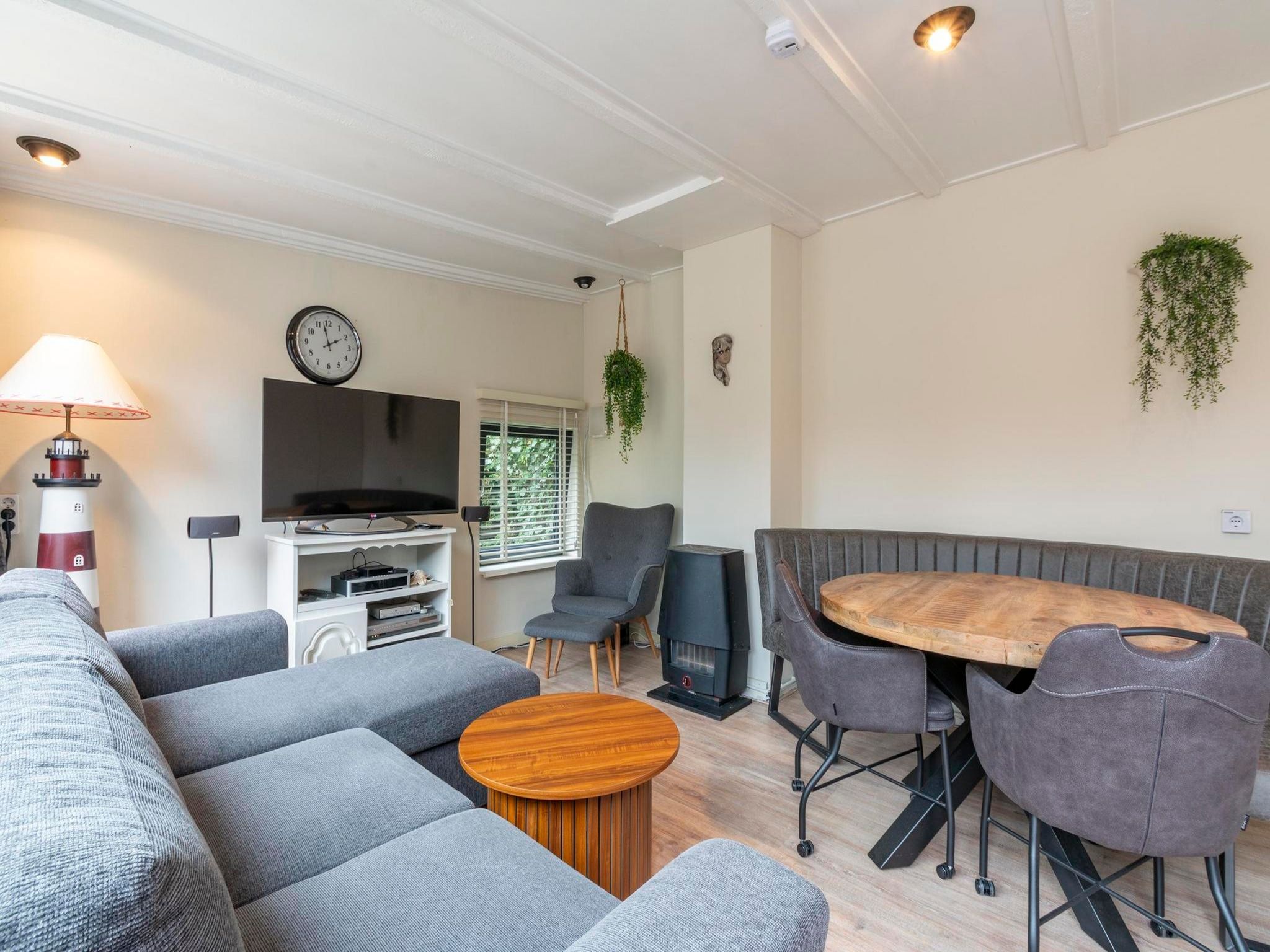 De woonkamer van Duinland 115 in Sint Maartenszee