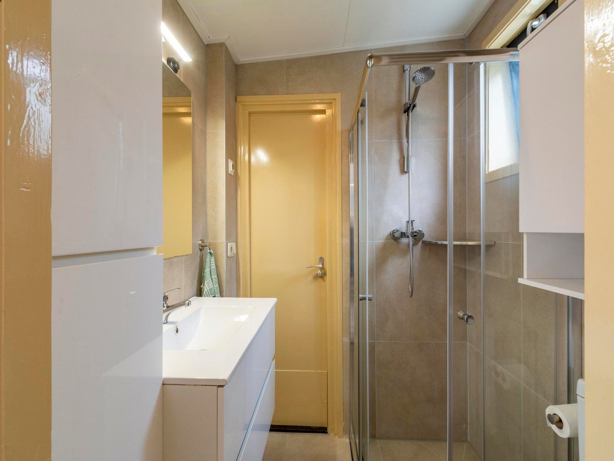 De badkamer van Duinland 115 in Sint Maartenszee