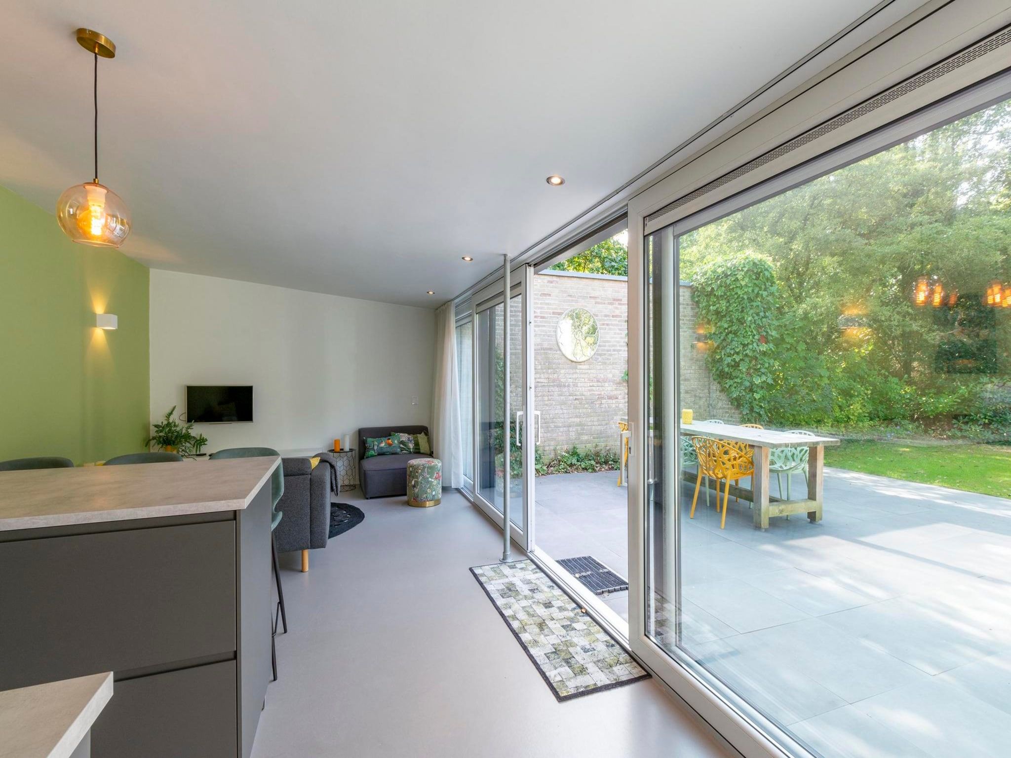 De woonkamer van Duinland 121 in Sint Maartenszee