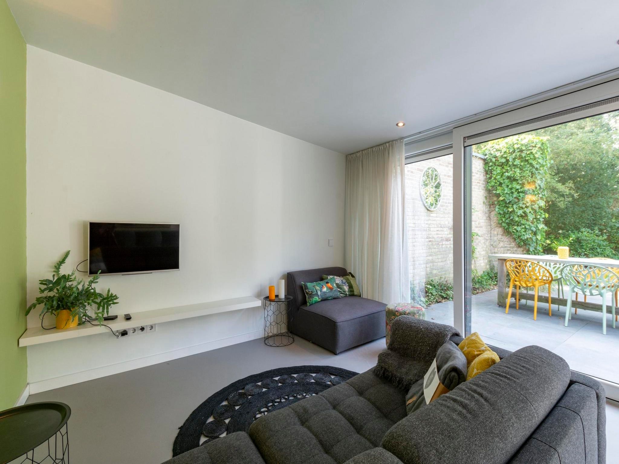 De woonkamer van Duinland 121 in Sint Maartenszee