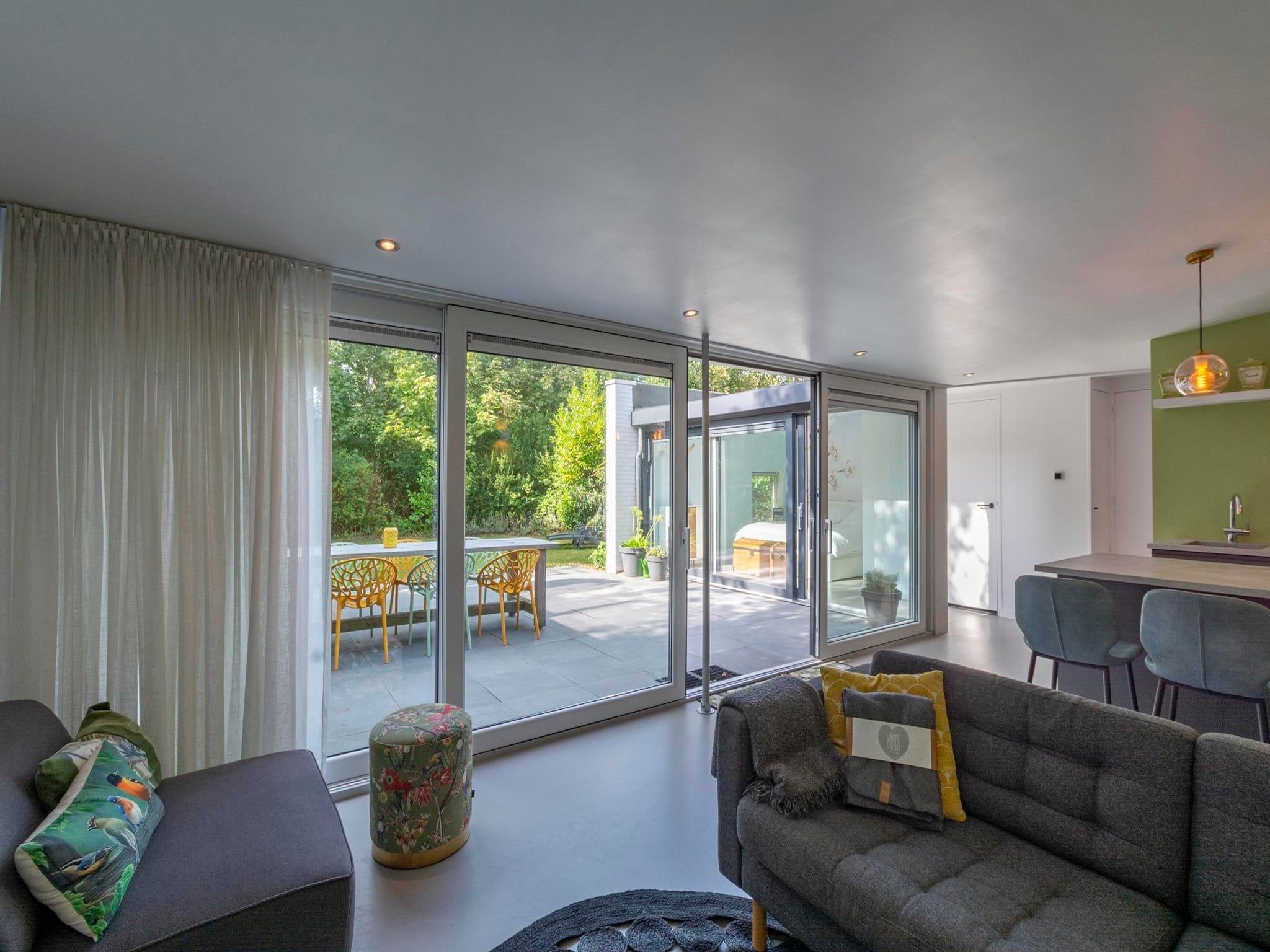 De woonkamer van Duinland 121 in Sint Maartenszee