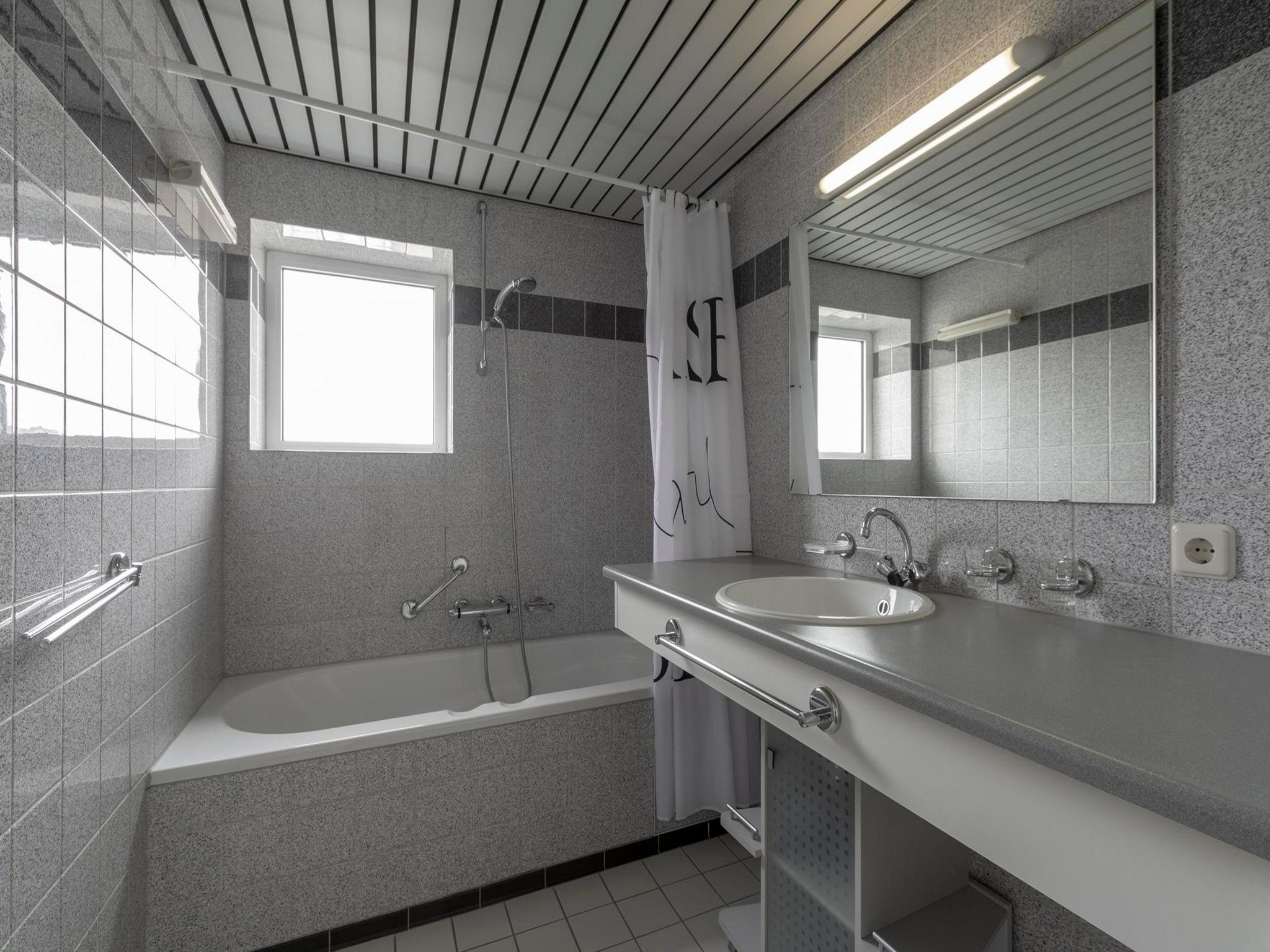 De badkamer van Callantsduyne 21 in Callantsoog