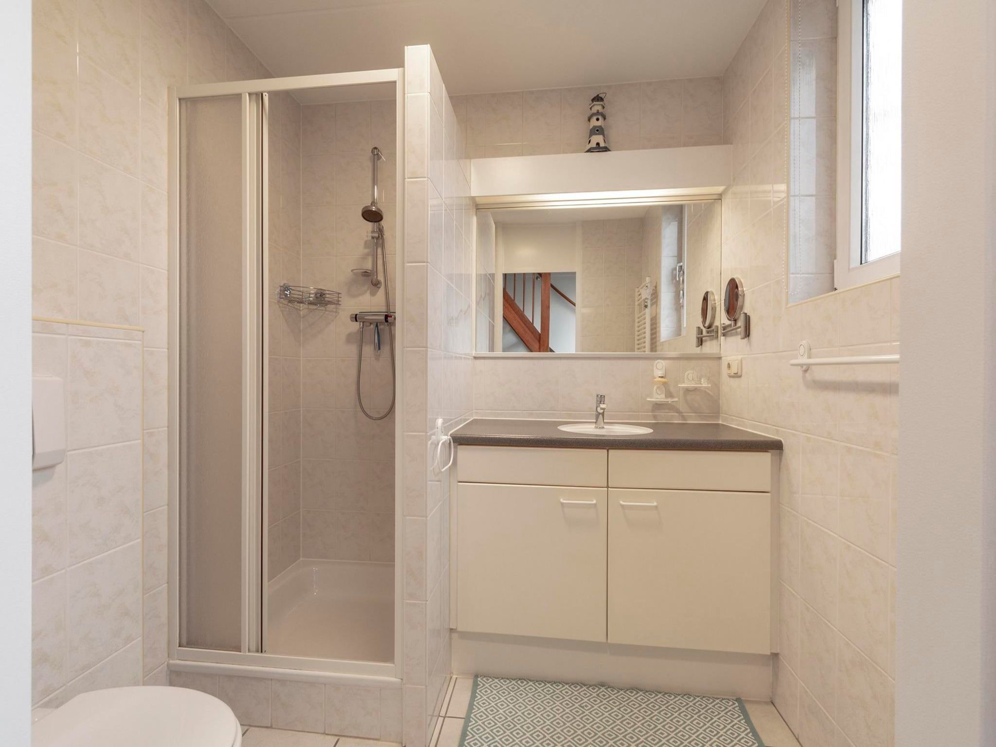 De badkamer van Campanula 39 in Sint Maartenszee