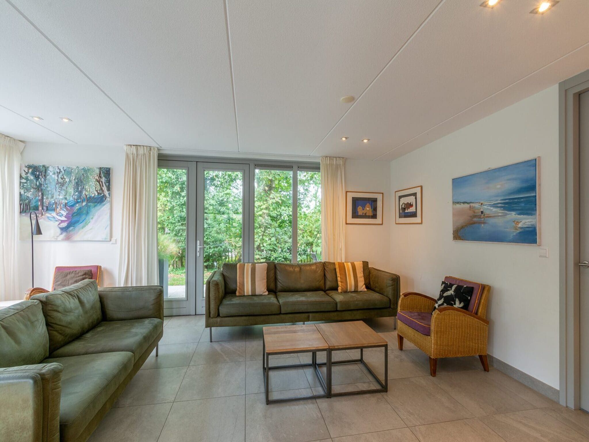 De woonkamer van Sandepark 171 in Callantsoog
