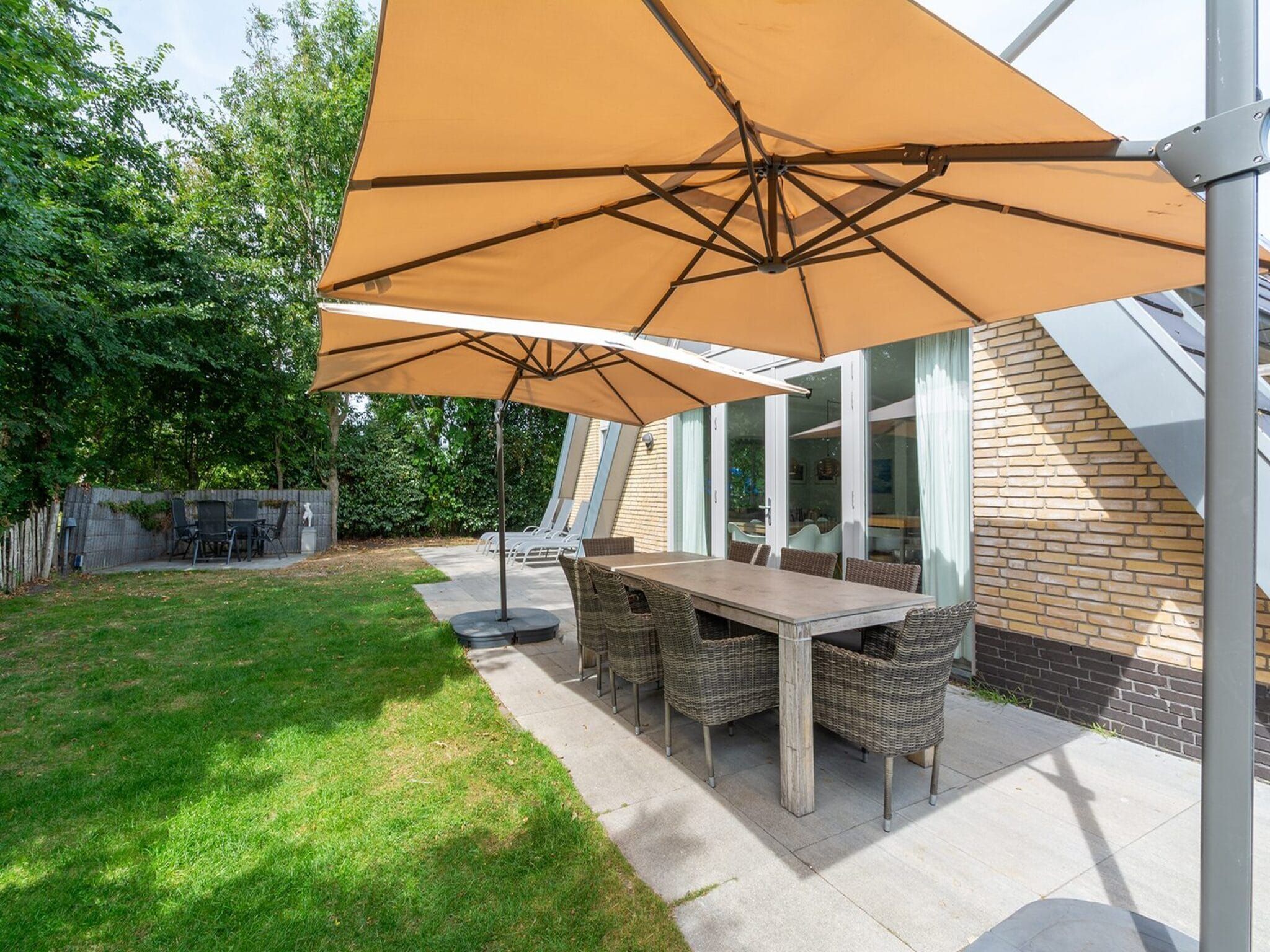 Het terras van Sandepark 171 in Callantsoog