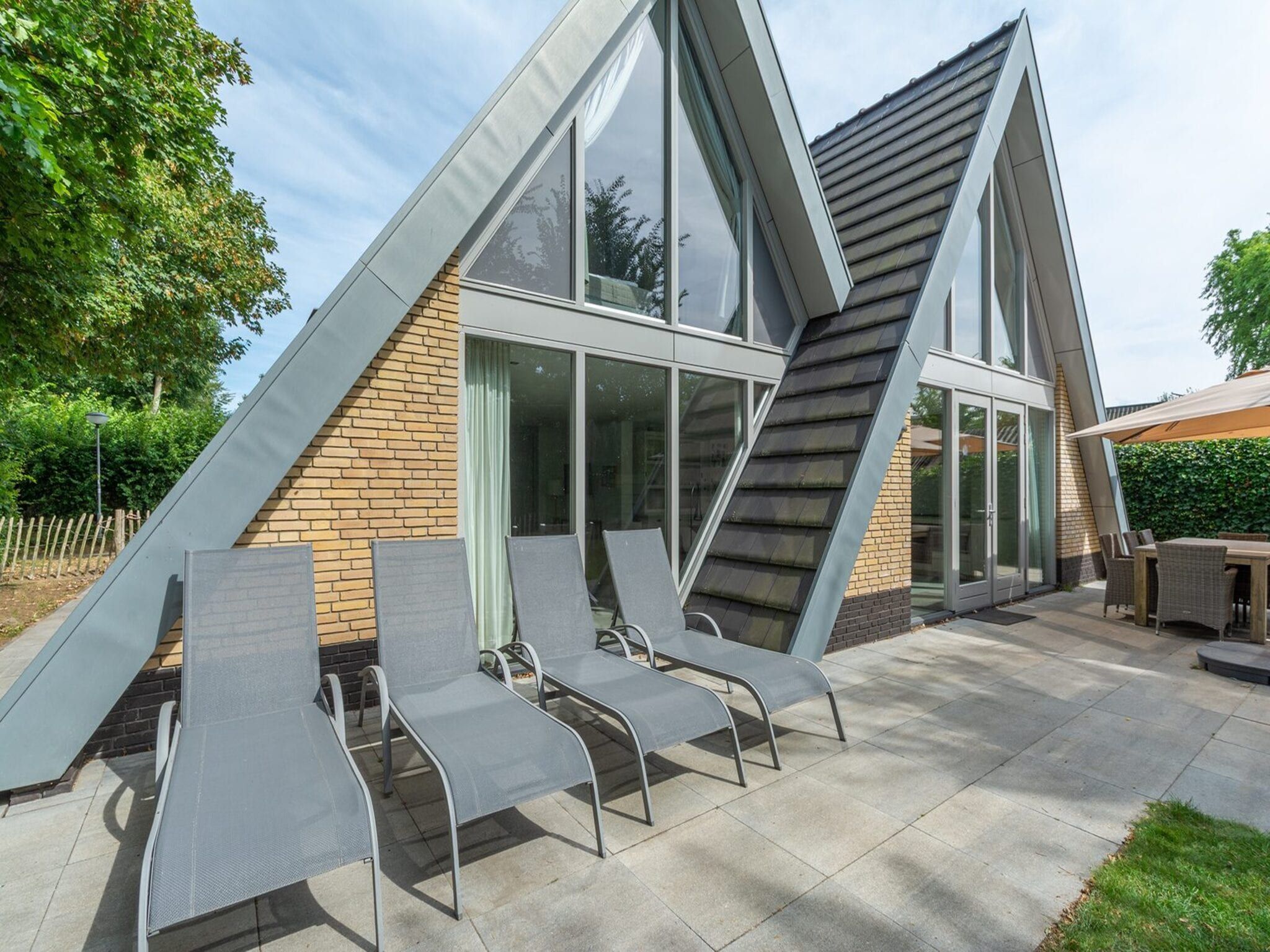 Het terras van Sandepark 171 in Callantsoog