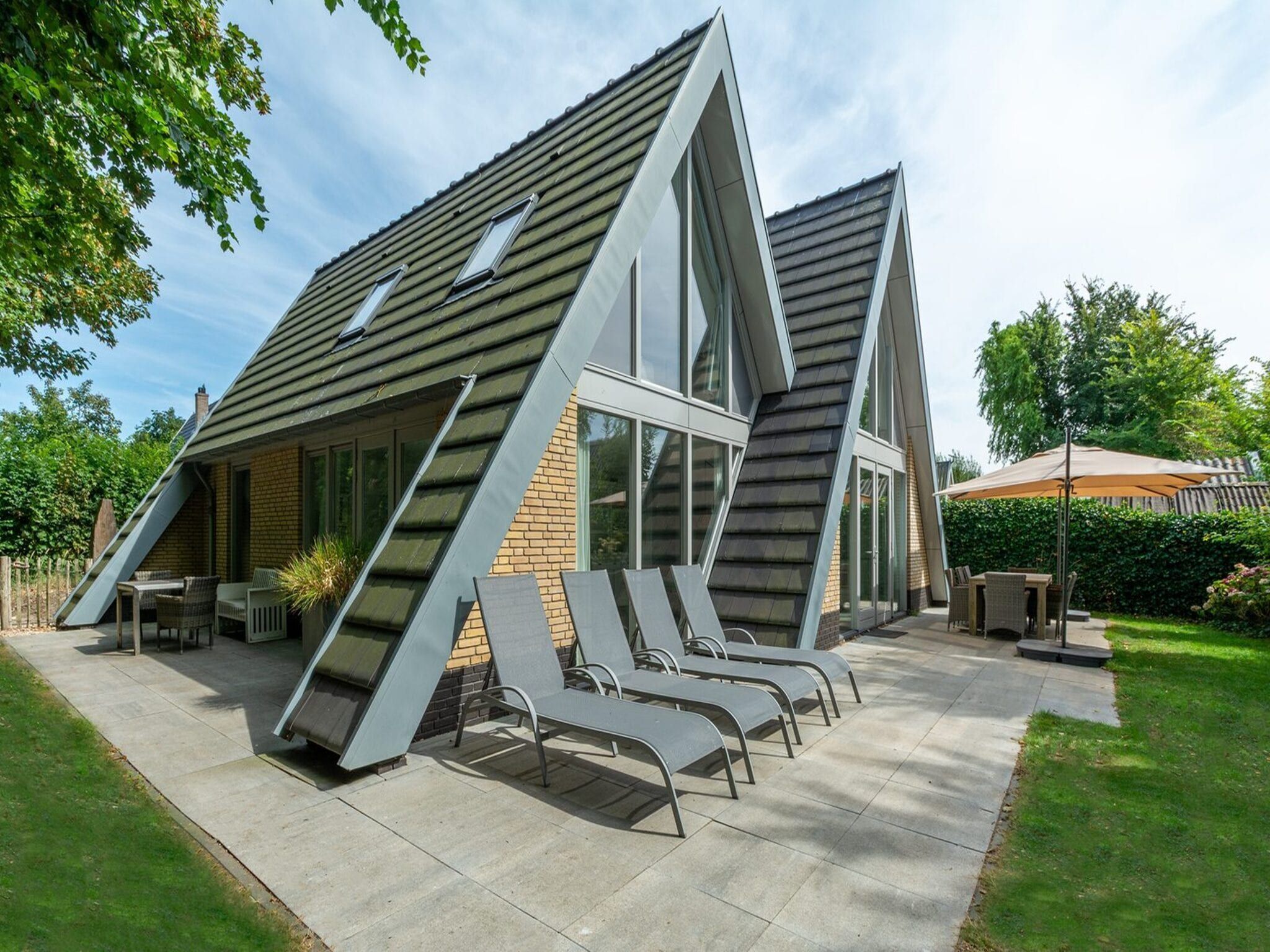 Het terras van Sandepark 171 in Callantsoog