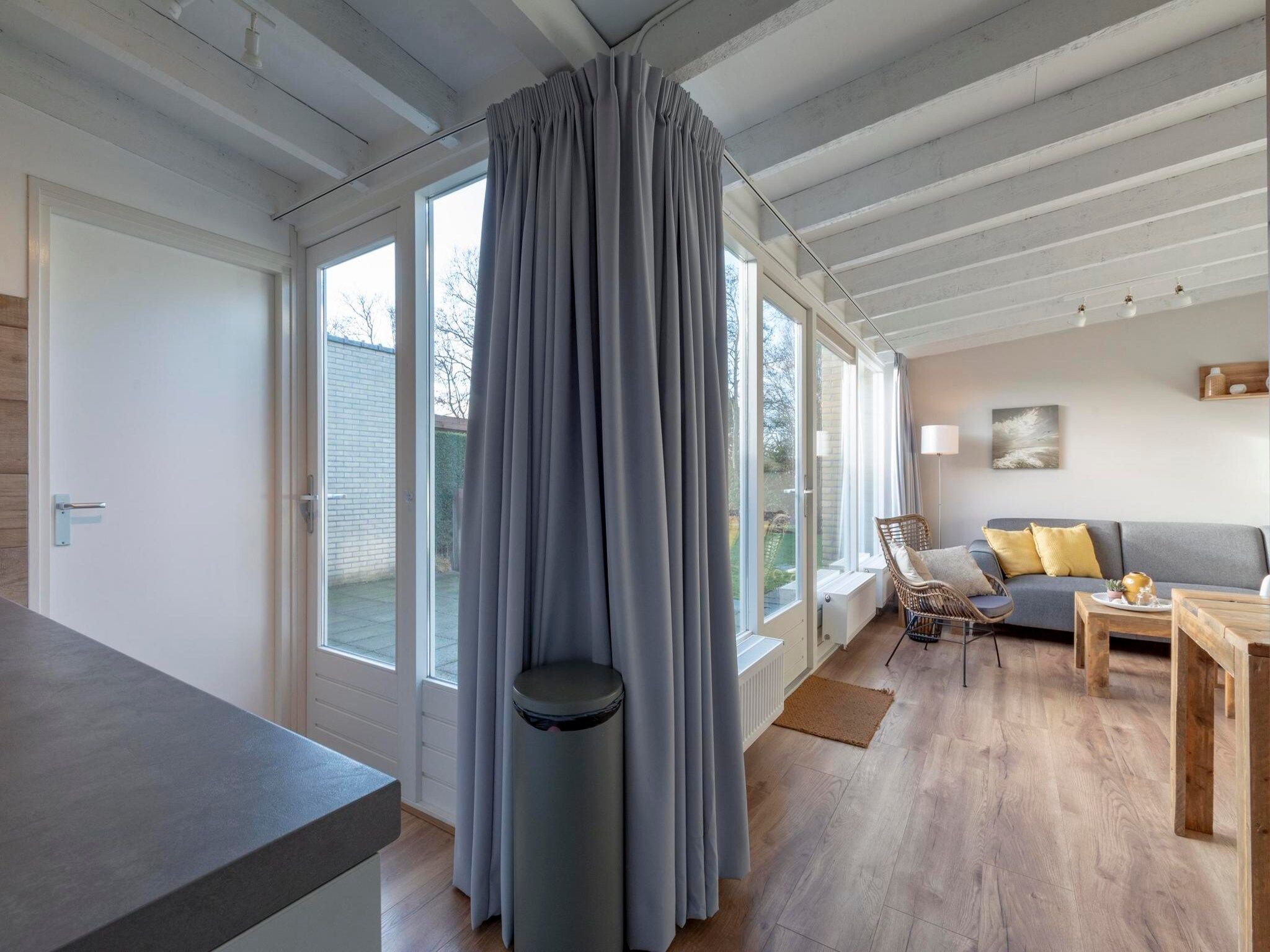 De woonkamer van Duinland 247 in Sint Maartenszee