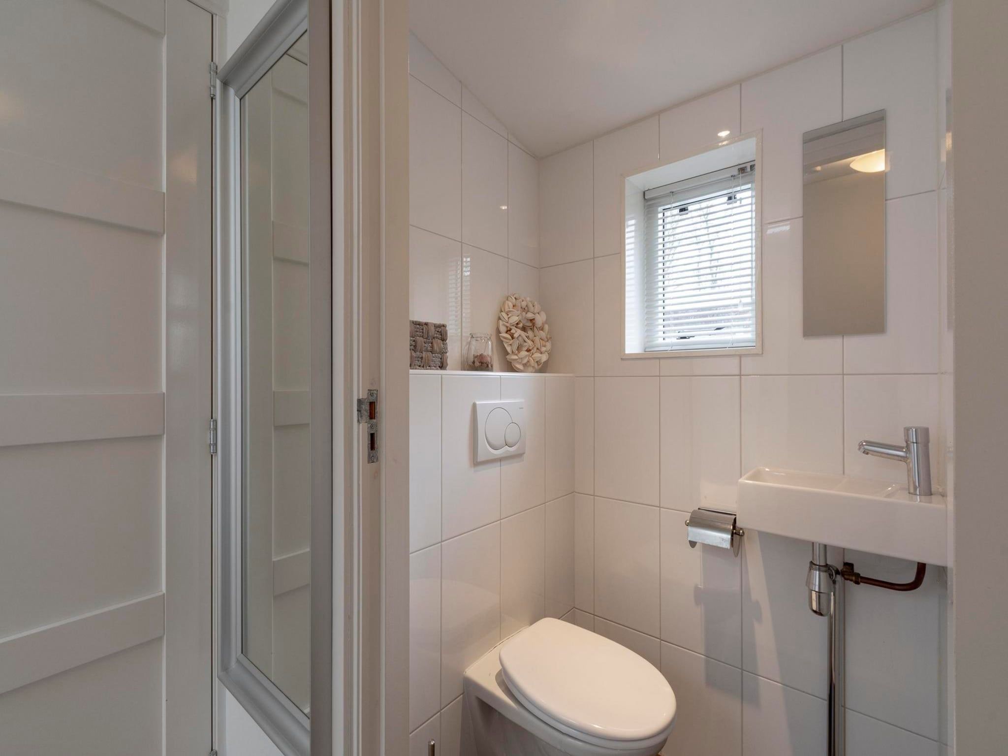 De badkamer van Duinland 68 in Sint Maartenszee