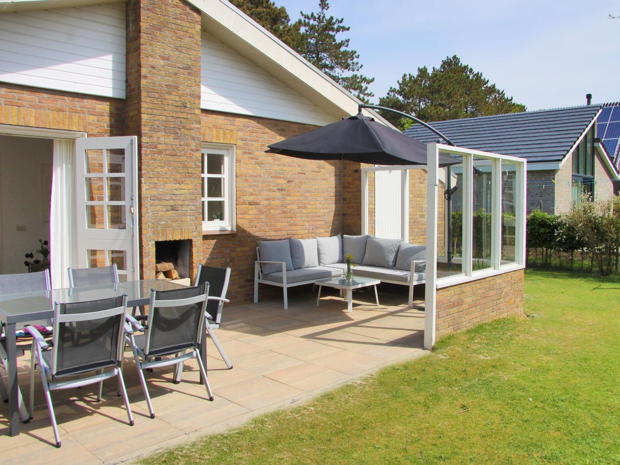 Het terras van Duinland 55 in Sint Maartenszee