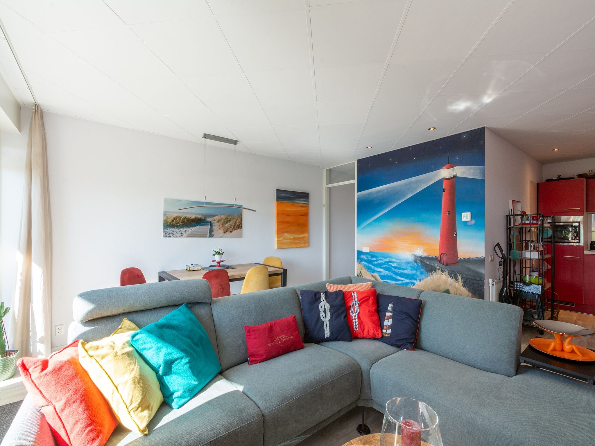 De woonkamer van Strandslag 103 in Julianadorp aan Zee