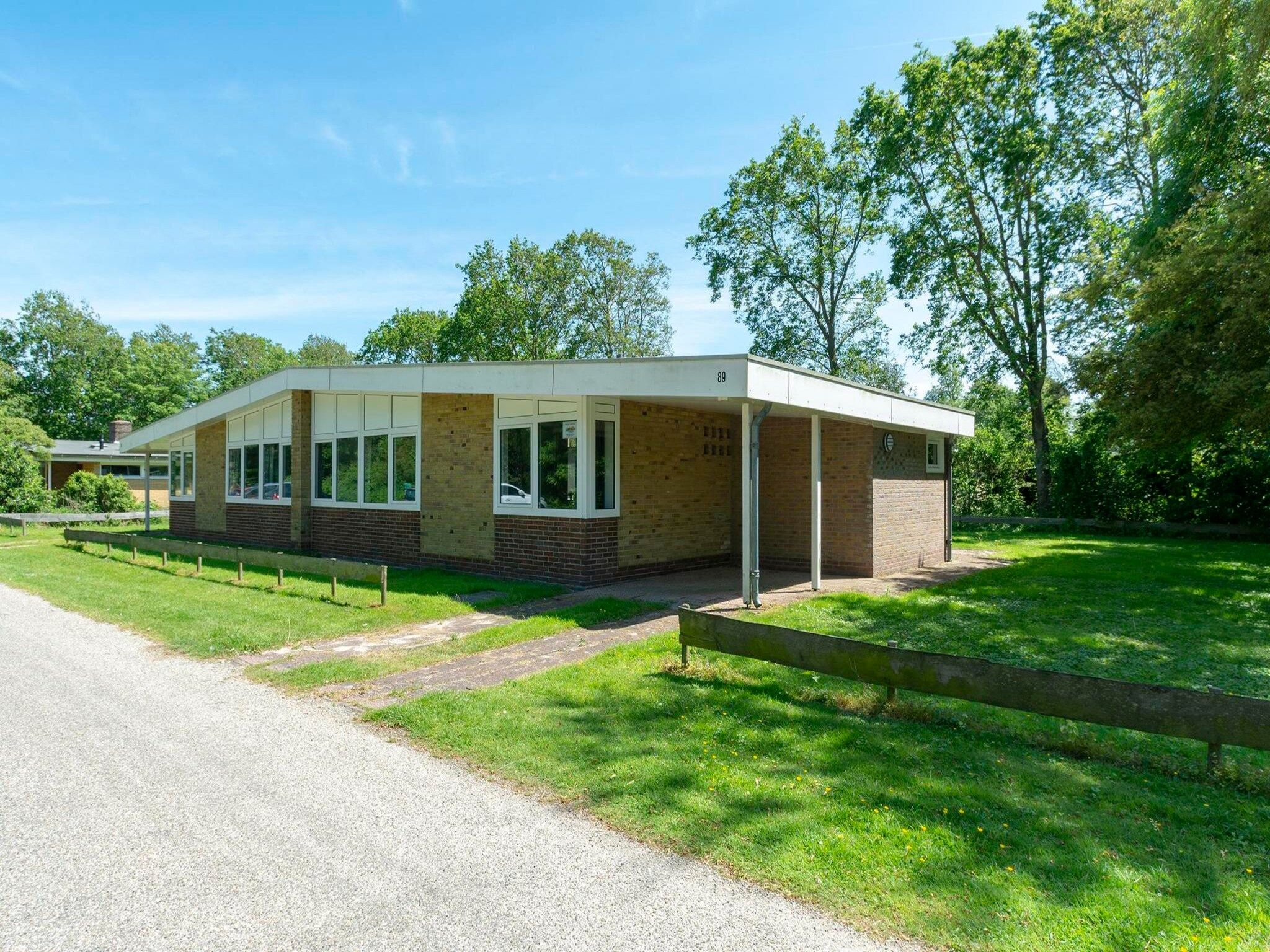De buitenkant van Duinland 89 in Sint Maartenszee