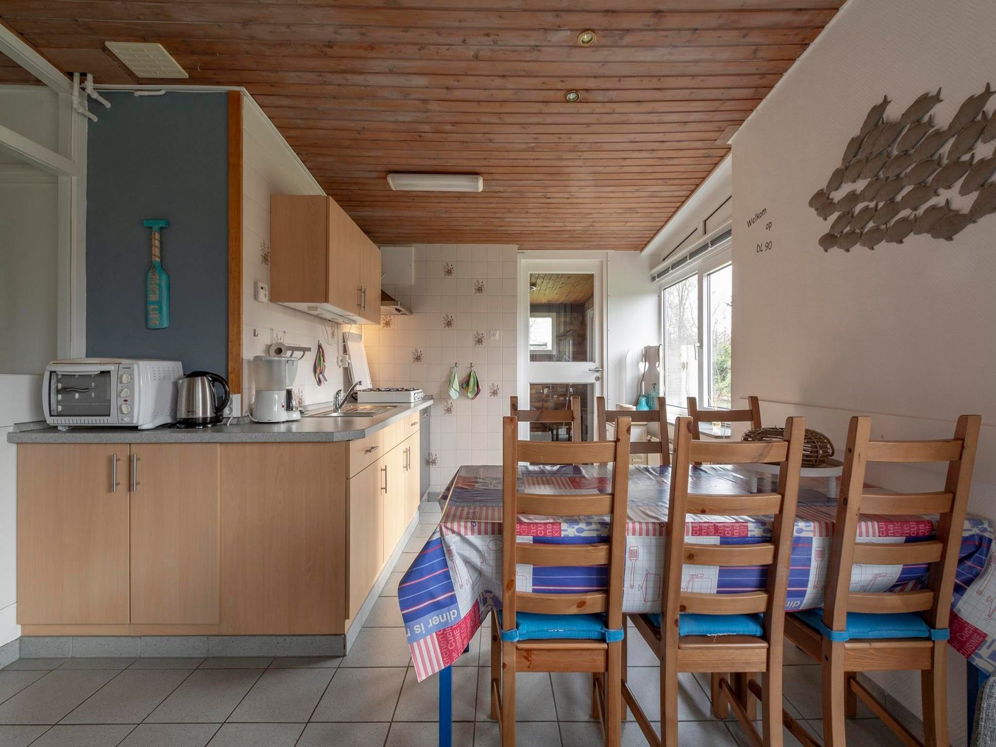 De eetkamer van Duinland 90 in Sint Maartenszee