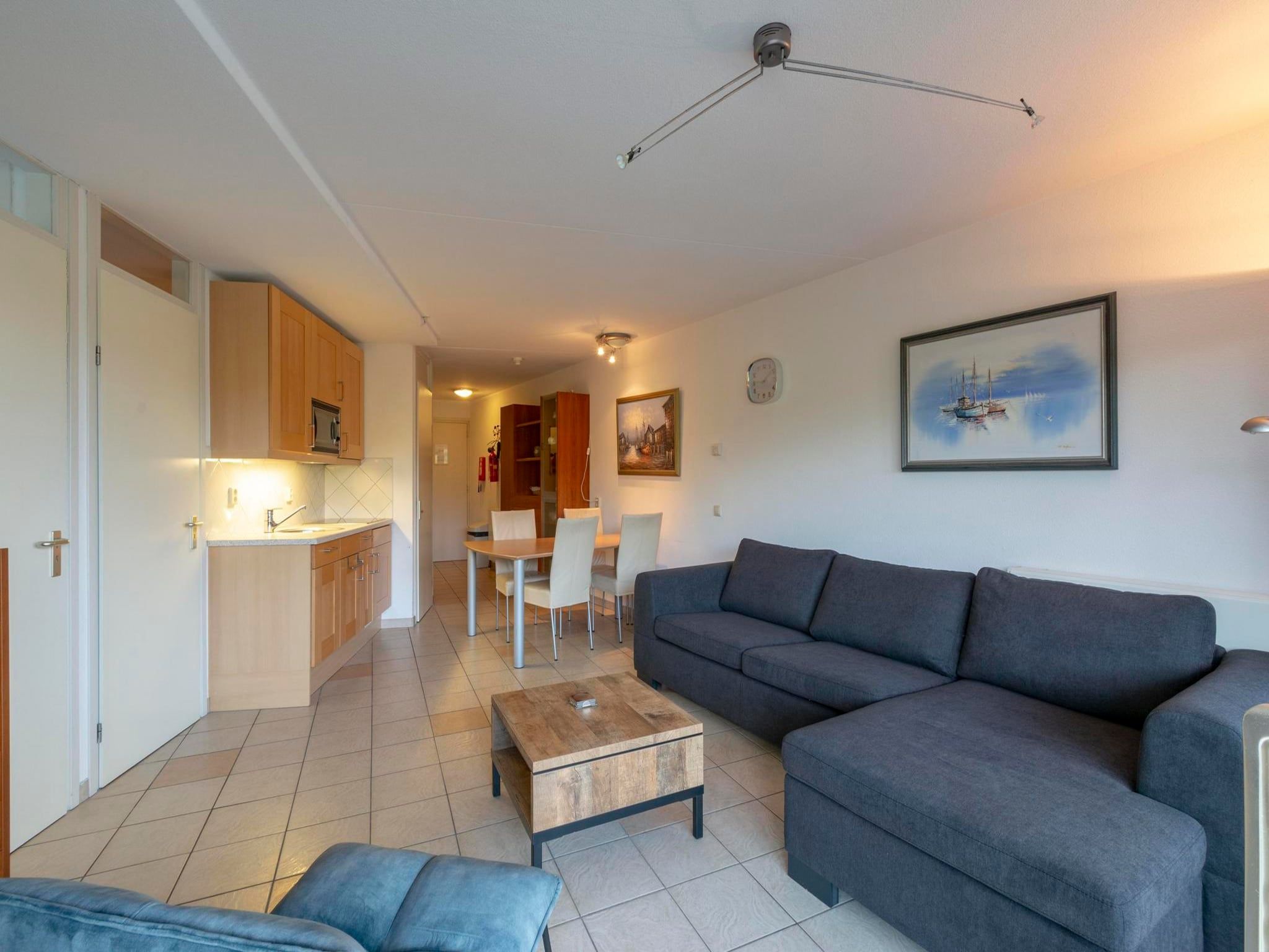 De woonkamer van Wijde Blick 208 in Callantsoog