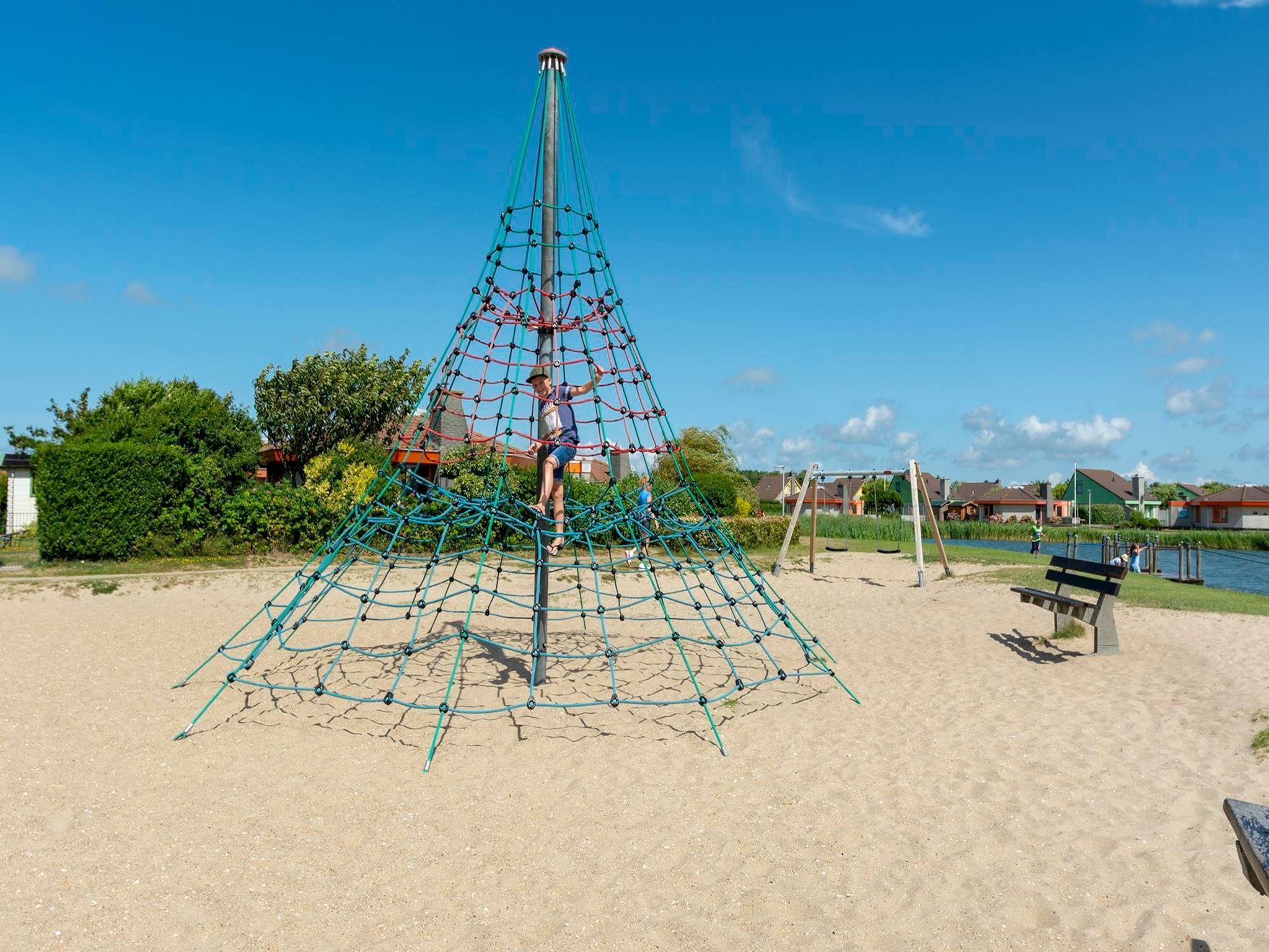 De tuin van Strandslag 193 in Julianadorp aan Zee